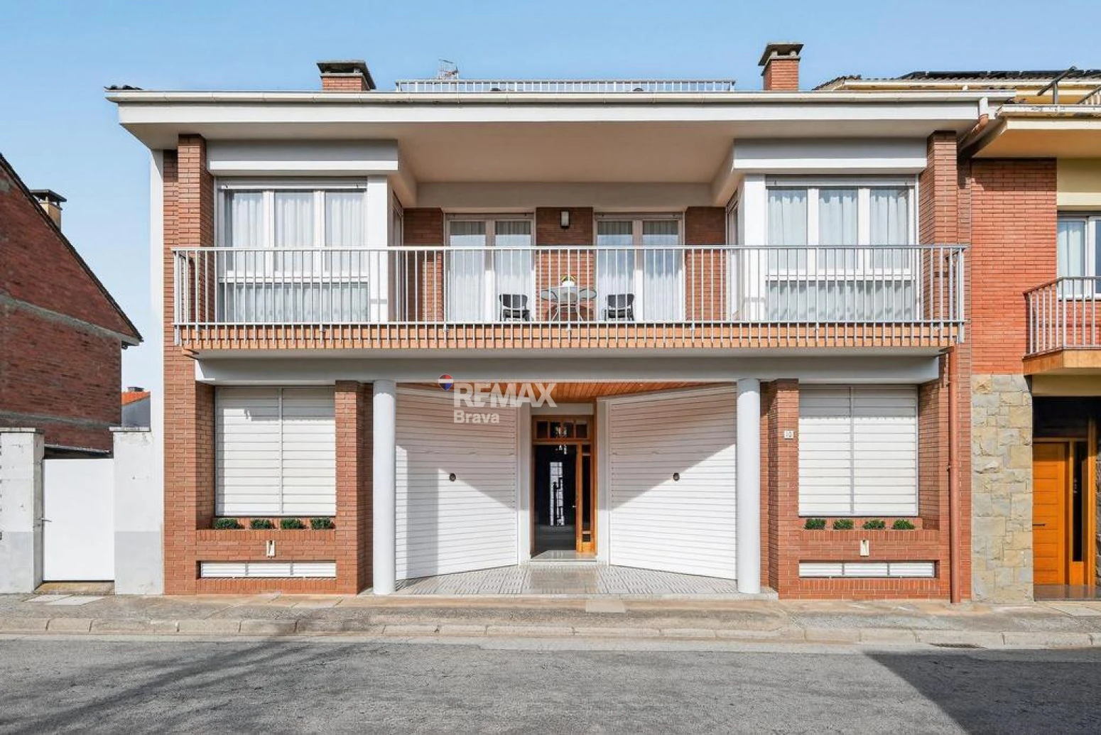Olot · Amplia casa familiar con garaje-taller, terraza y 4 habitaciones