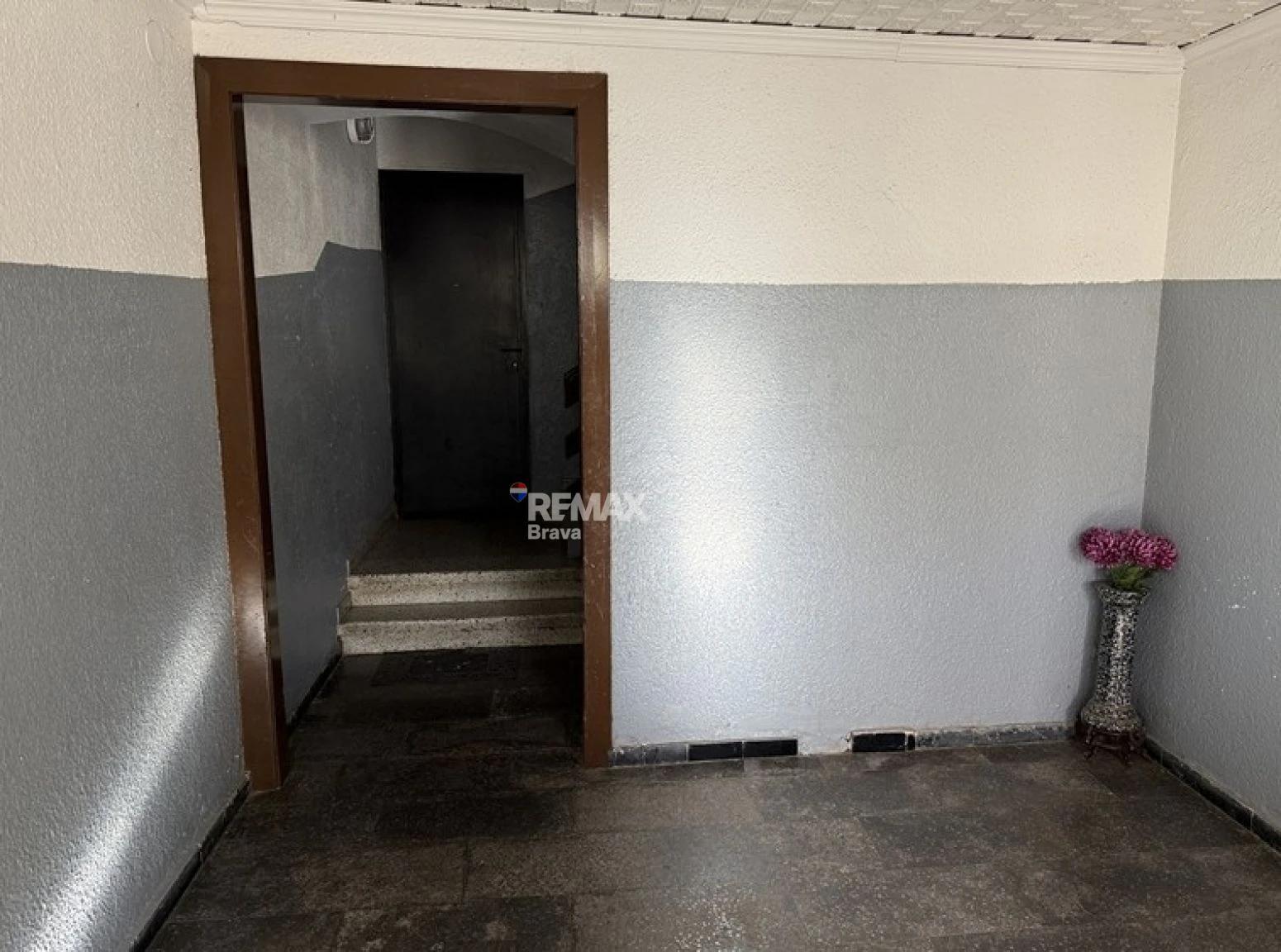 Empuriabrava · Apartamento para reformar con amplia terraza, ideal como inversión y posibilidad de financiación 100%