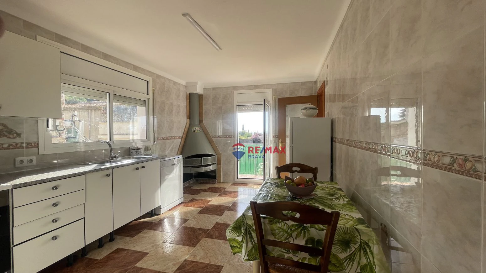 Bonita Casa Pareada con Espacios Exteriores en Vilajuïga