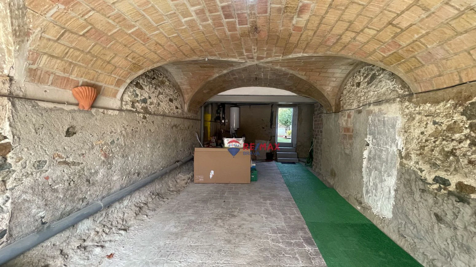 Bonita Casa Pareada con Espacios Exteriores en Vilajuïga