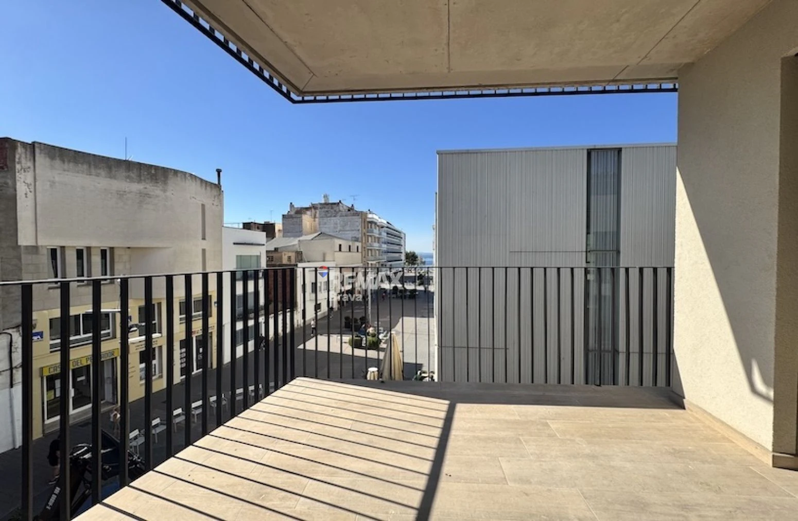 Apartamento en el Centro de Roses con Vistas al Mar y a Pasos de la Playa