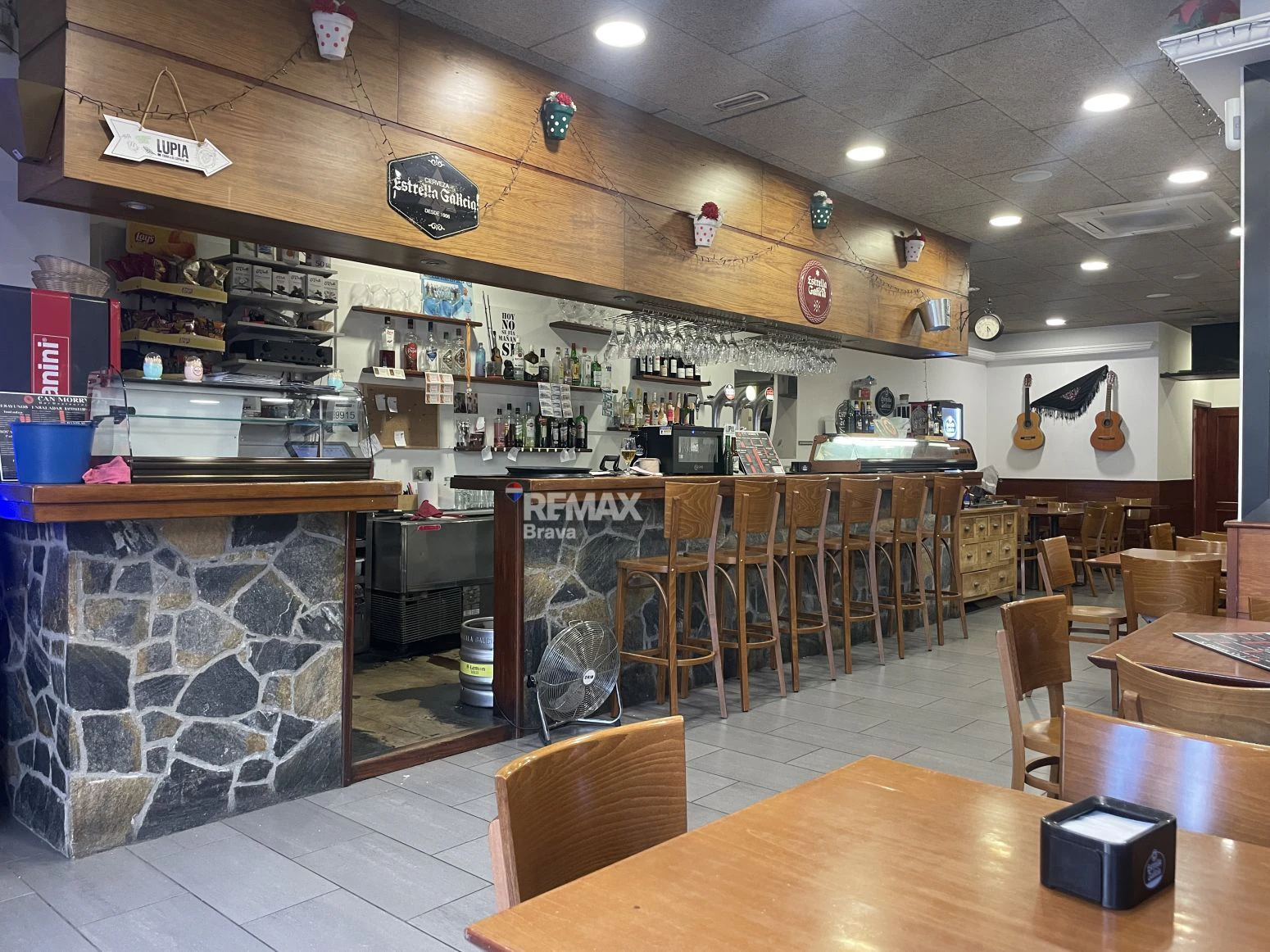 Local Bar-Restaurante en Venta en Roses con inquilino activo y alta rentabilidad