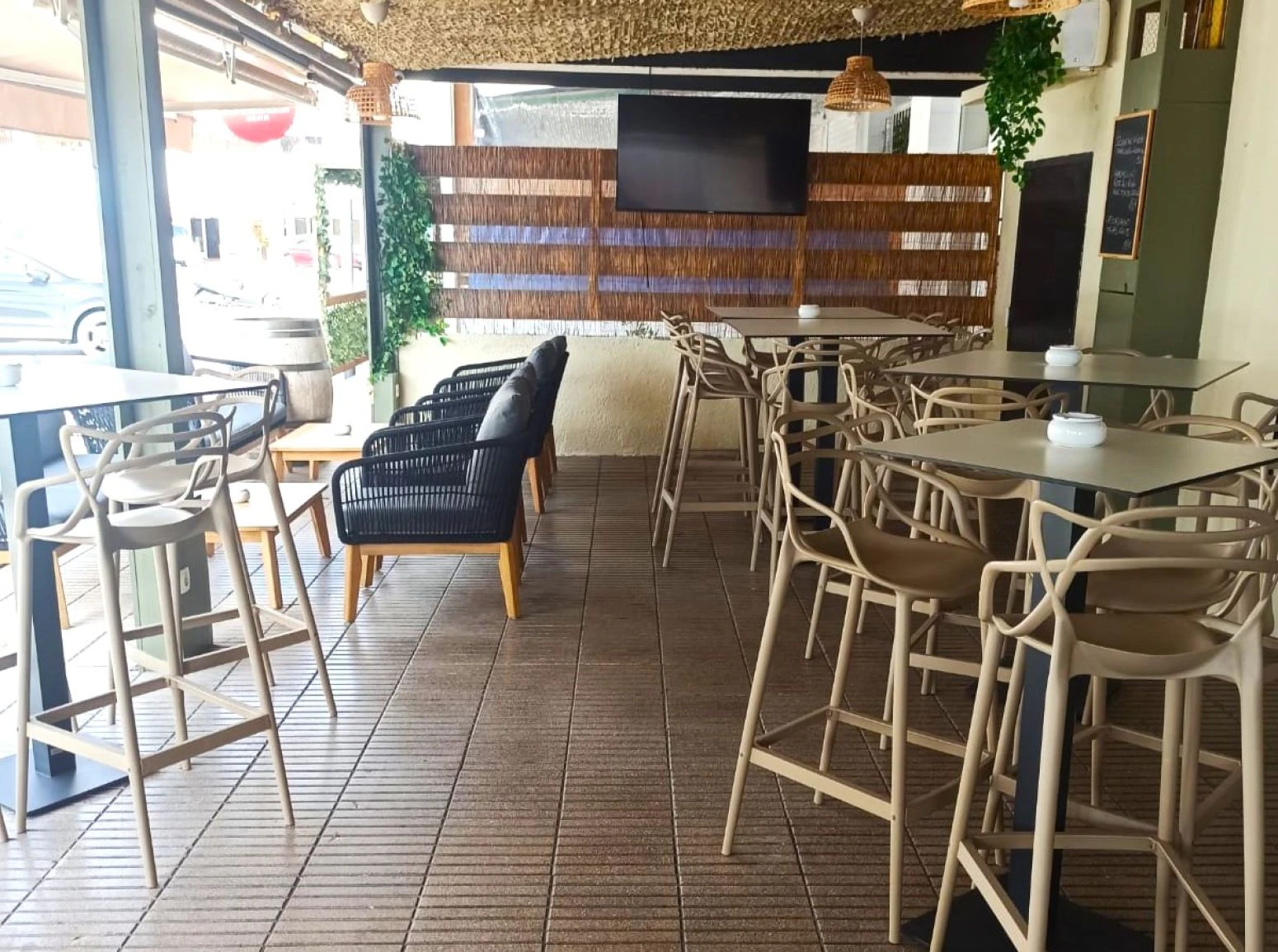 Roses, Santa Margarita: se traspasa un negocio de bar restau