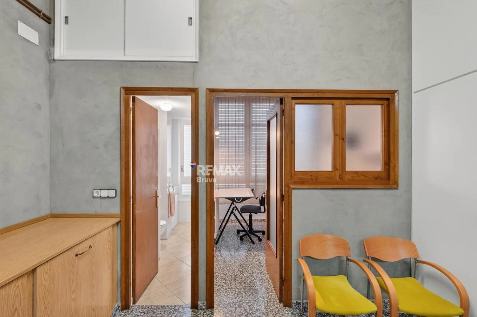Olot · Amplia casa familiar con garaje-taller, terraza y 4 habitaciones
