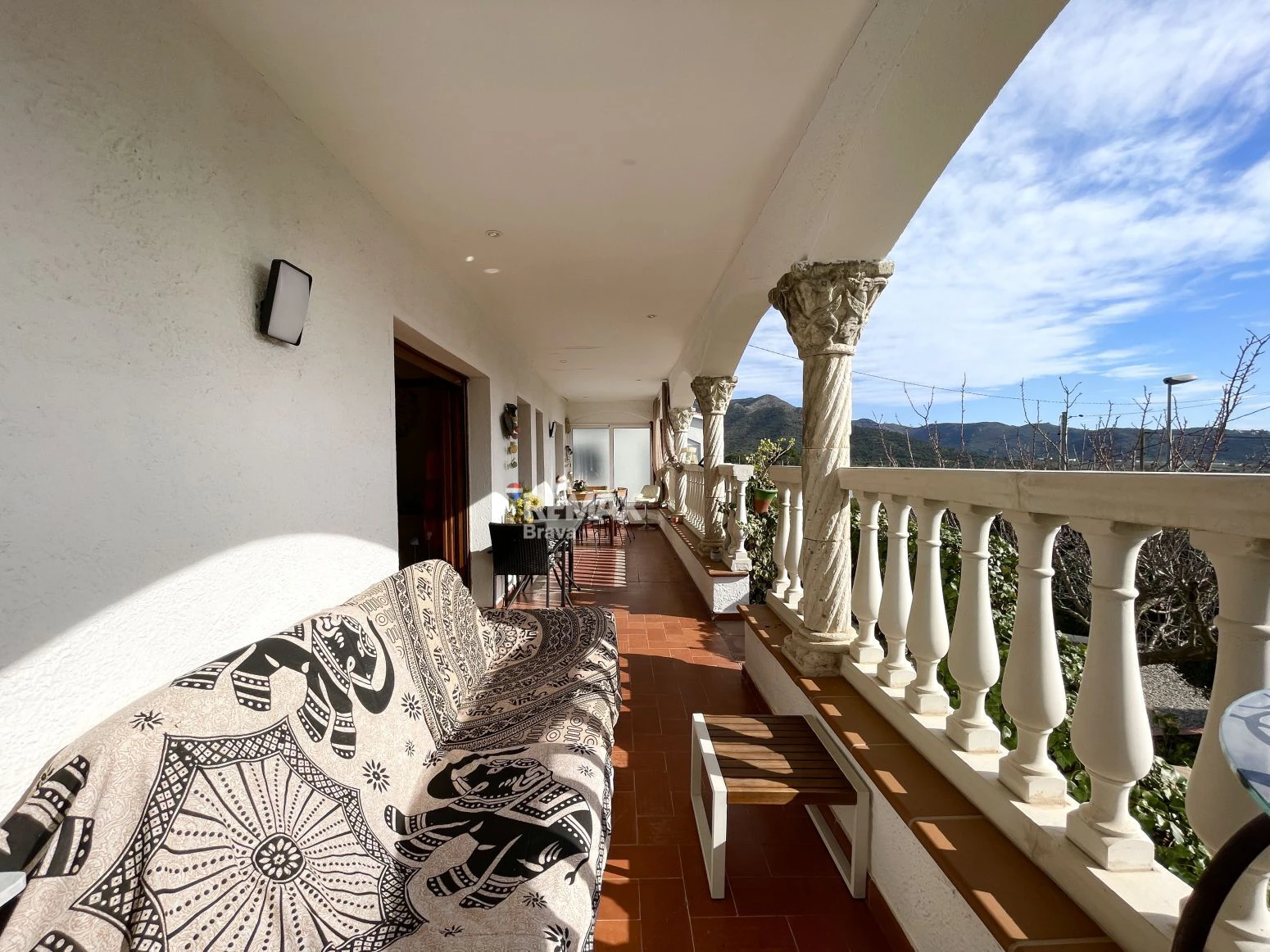 Encantadora casa en tranquila zona residencial de Roses a solo 3 km de las playas