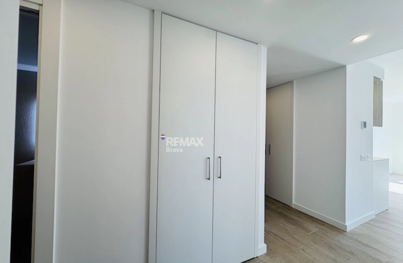 Apartamento en el Centro de Roses con Vistas al Mar y a Pasos de la Playa