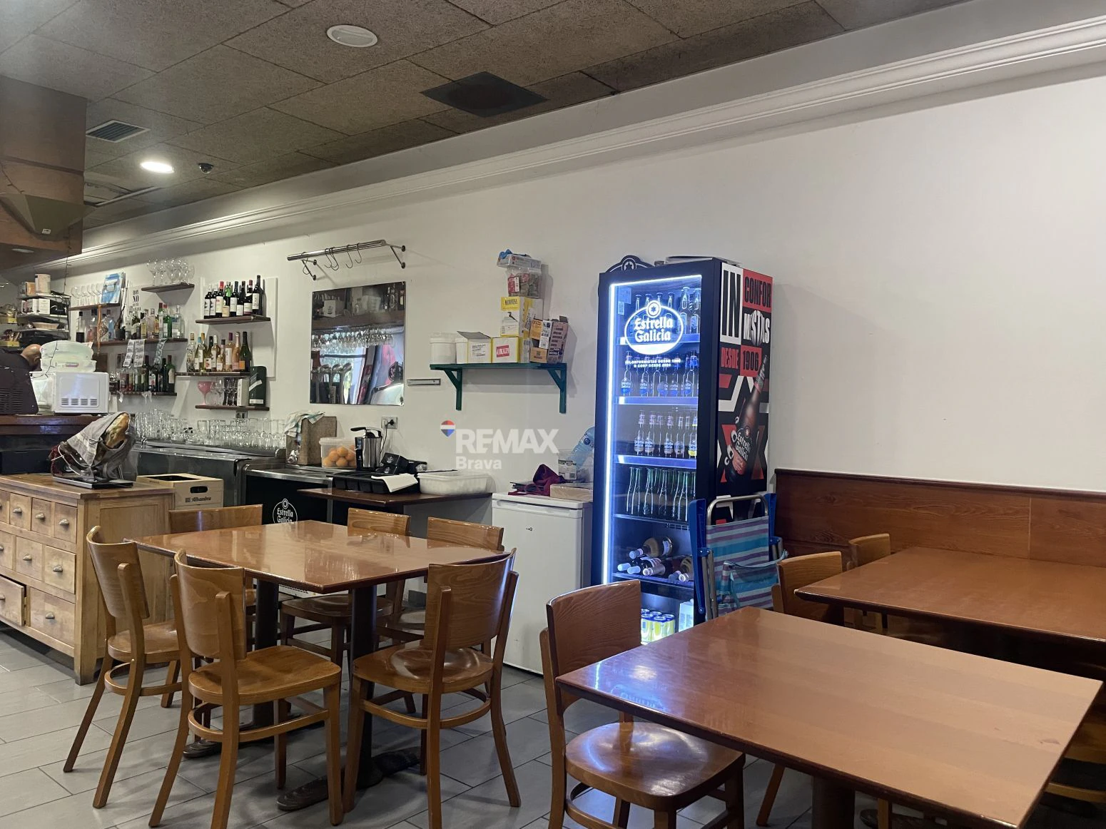 Local Bar-Restaurante en Venta en Roses con inquilino activo y alta rentabilidad