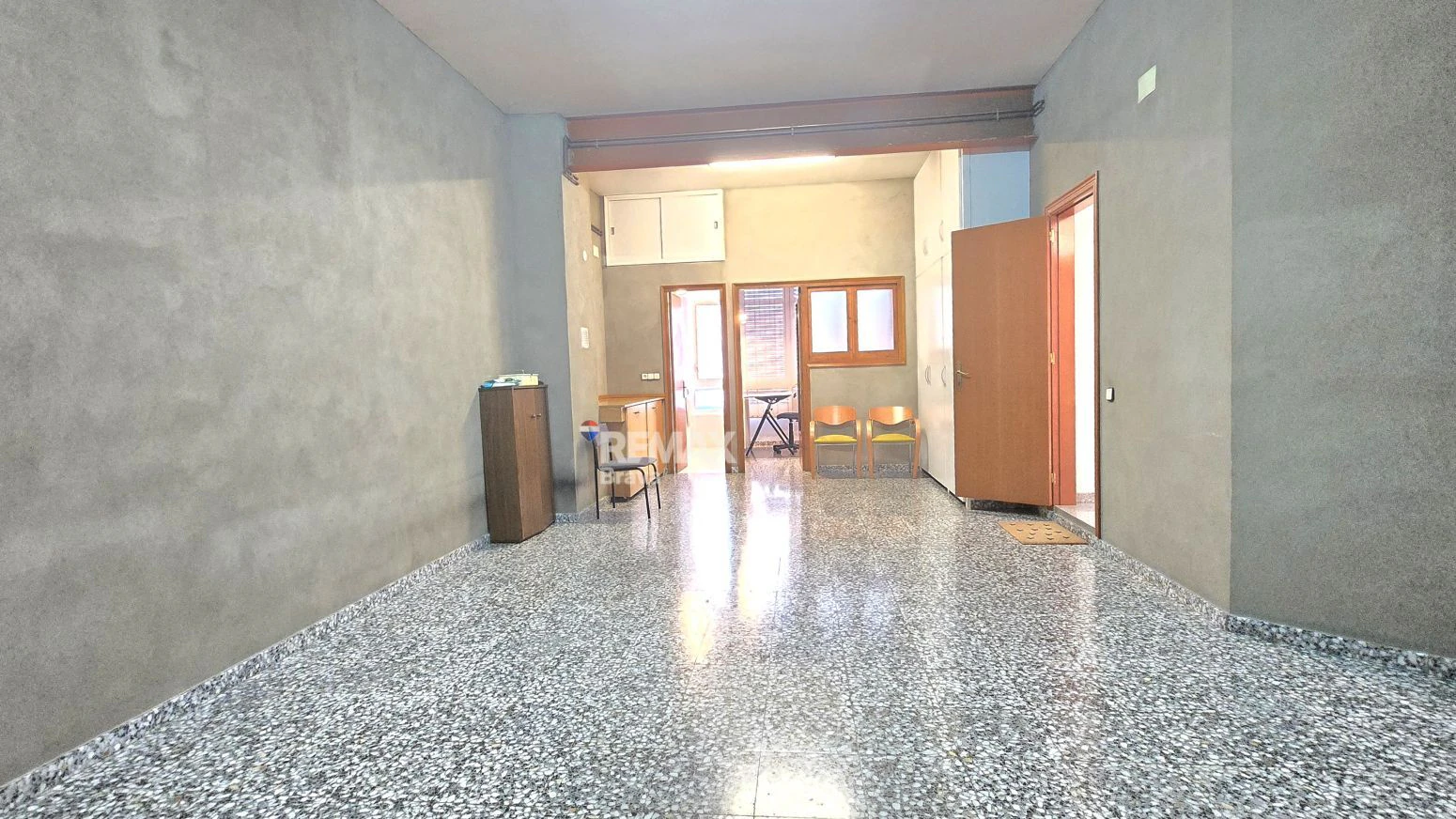 Olot · Amplia casa familiar con garaje-taller, terraza y 4 habitaciones