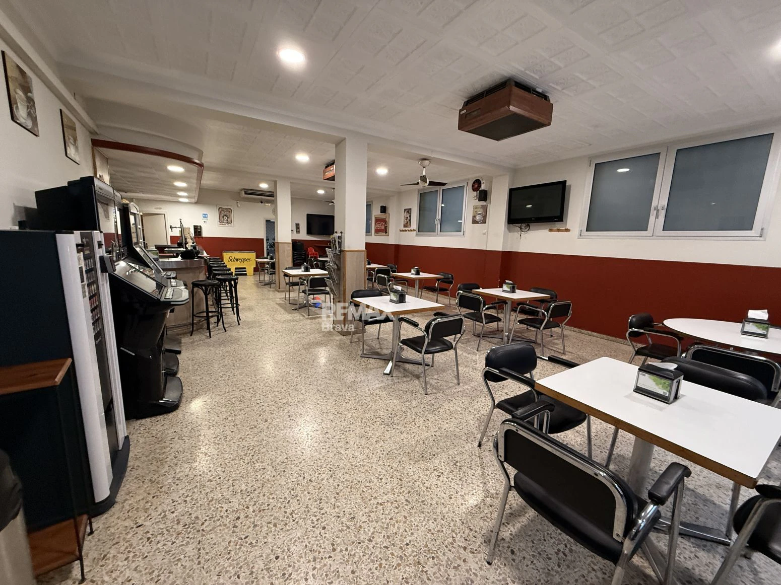 Venta de Bar en Pleno Funcionamiento en La Bisbal d’Empordà