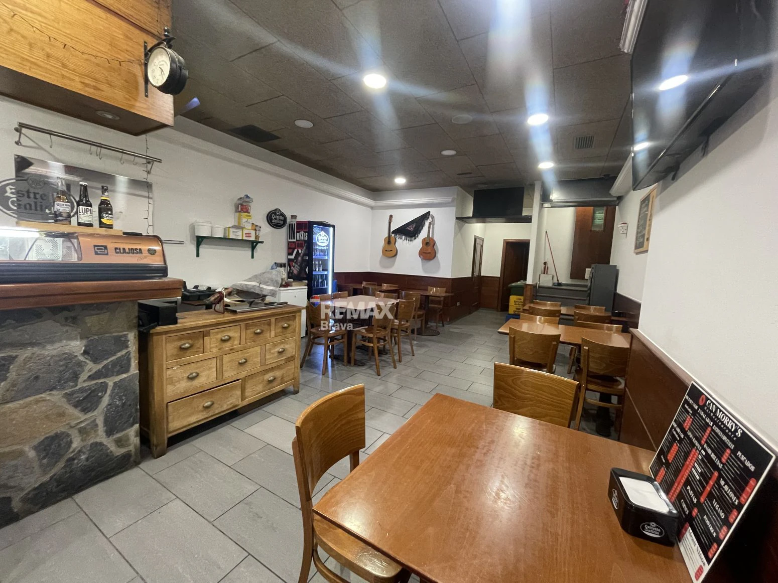 Local Bar-Restaurante en Venta en Roses con inquilino activo y alta rentabilidad