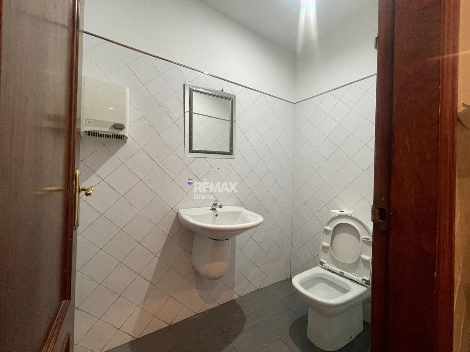 Local Bar-Restaurante en Venta en Roses con inquilino activo y alta rentabilidad
