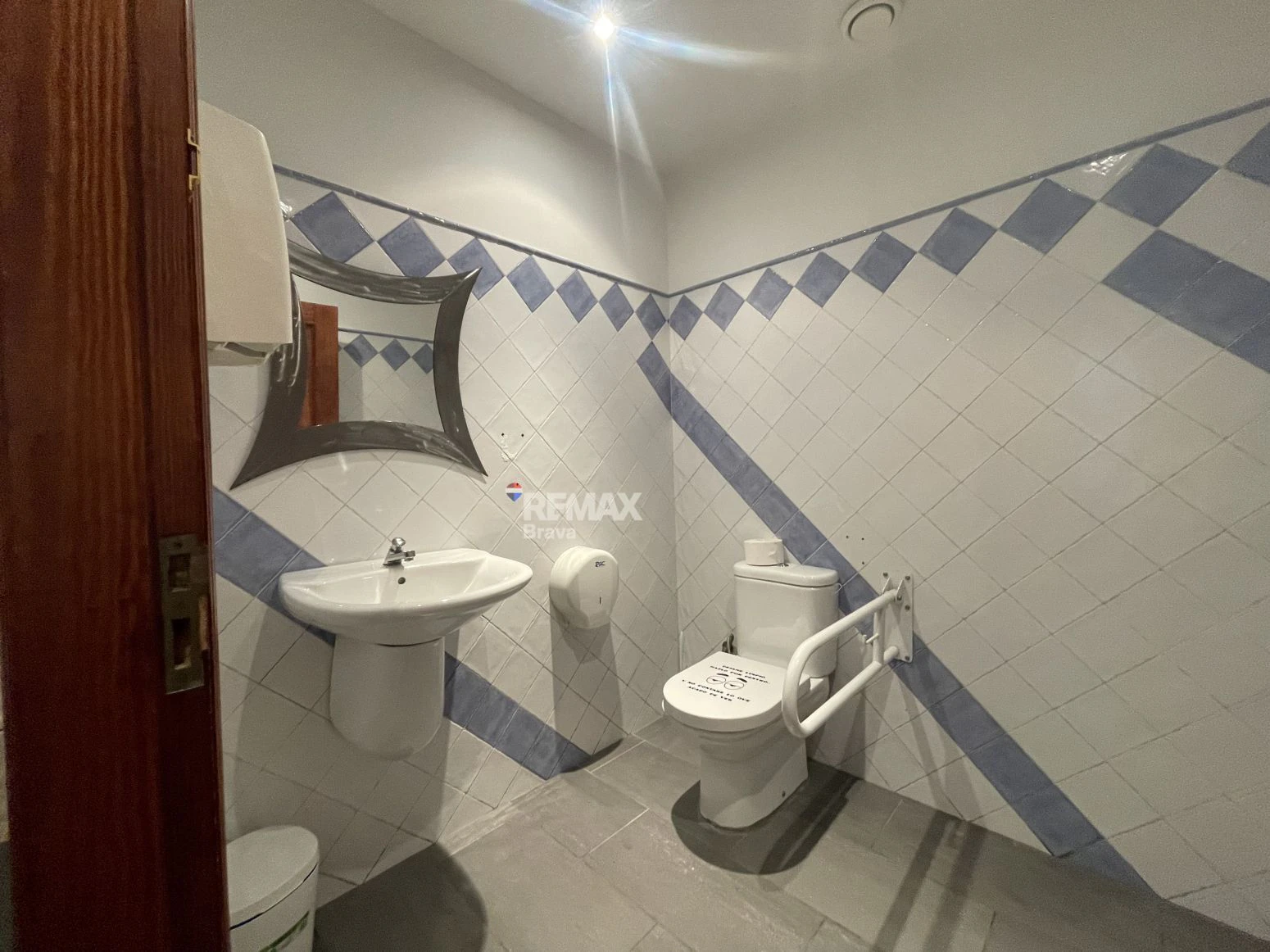 Local Bar-Restaurante en Venta en Roses con inquilino activo y alta rentabilidad