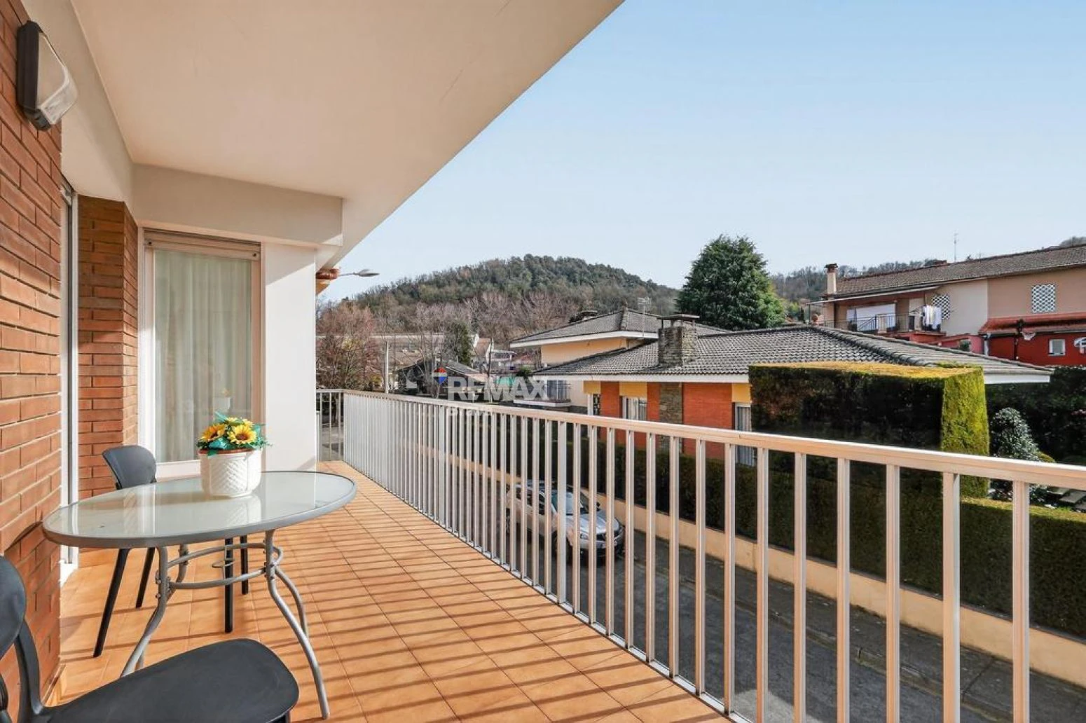 Olot · Amplia casa familiar con garaje-taller, terraza y 4 habitaciones