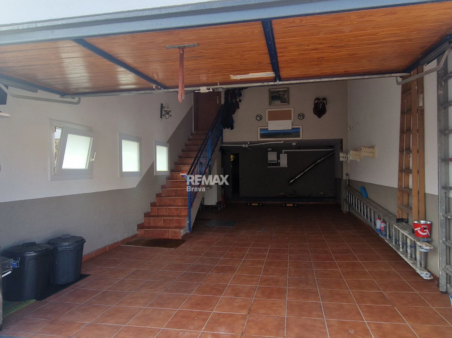 Exclusiva Vivienda en Roses sobre Parcela de 1.190 m² en Entorno Muy Tranquilo