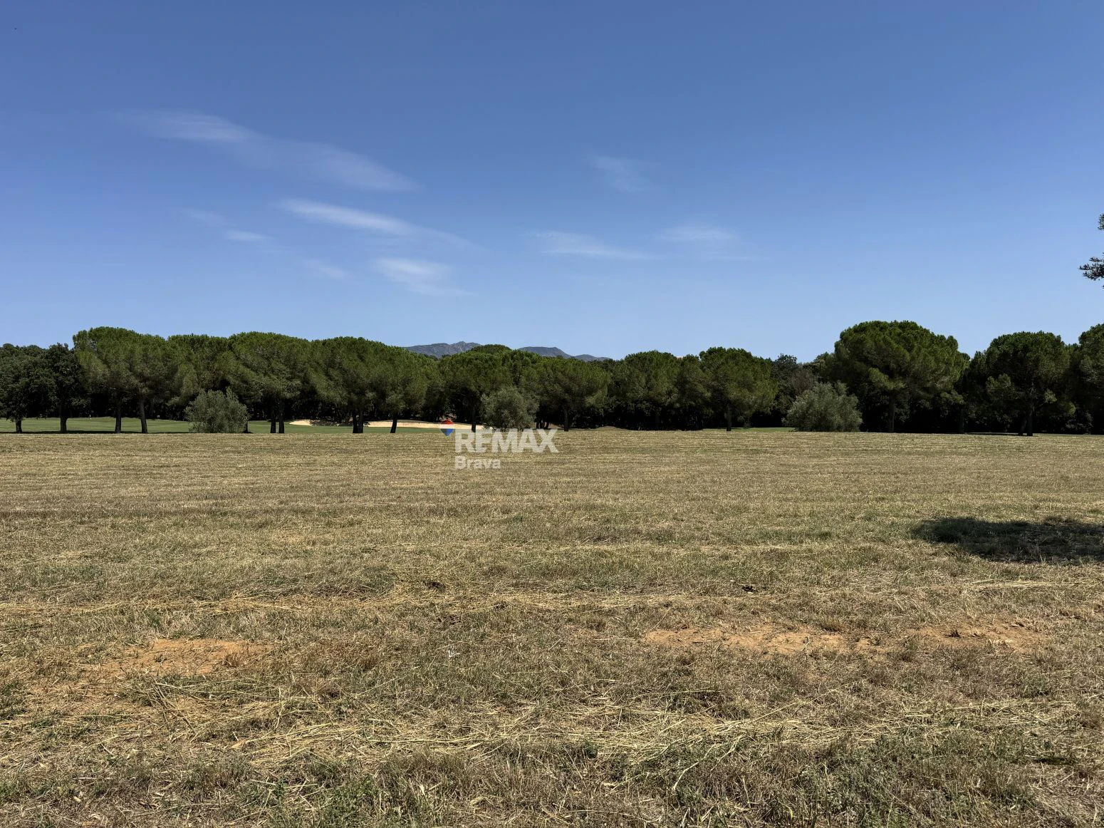 Exclusiva Parcela de 2.512 m² en Primera Línea de Golf en Peralada