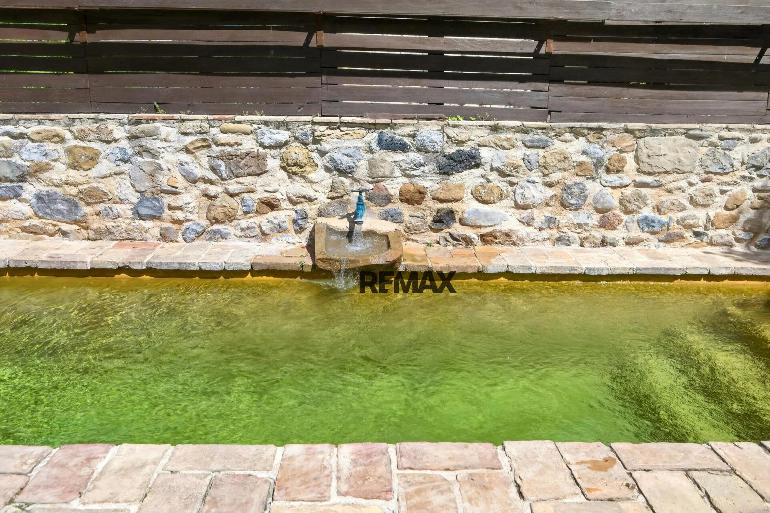 Casa de pueblo con encanto y más de 500 m² entre el Pla de l’Estany y l’Alt Empordà con licencia turística