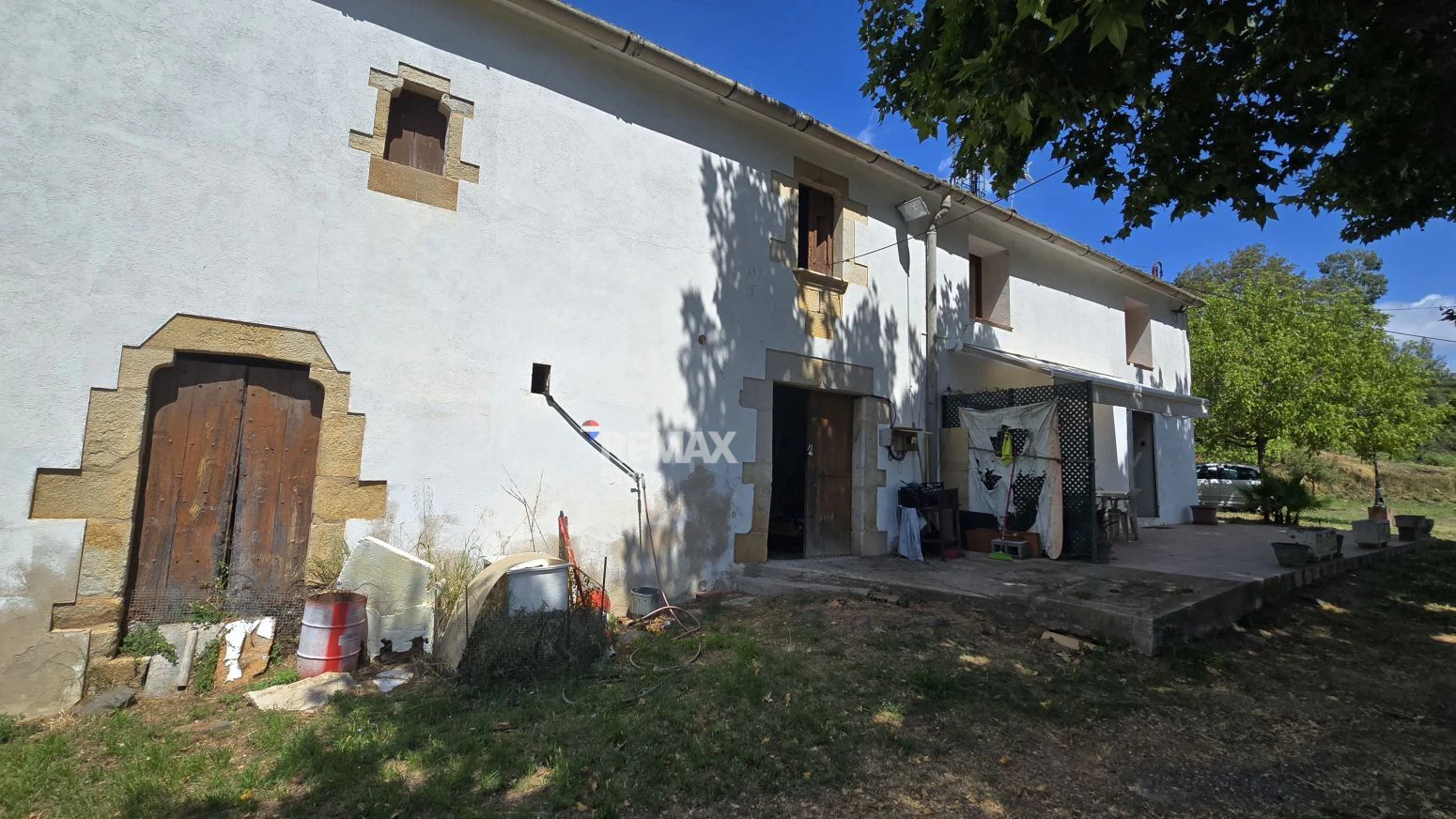 Finca Rústica 12h en Brunyola con Naves Avícolas Alquiladas e Ingresos Mensuales