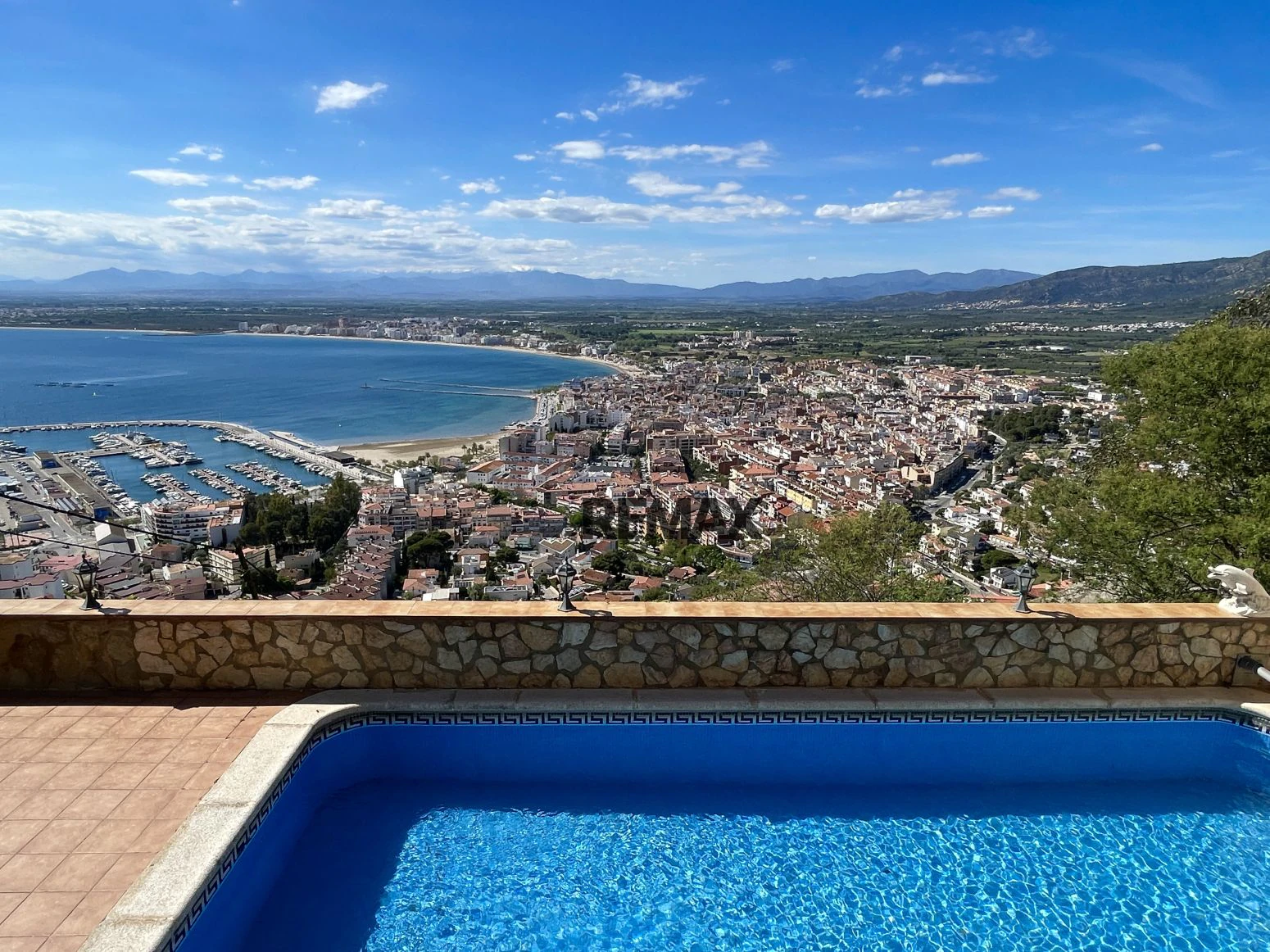 Villa mediterránea con espectaculares vistas al mar