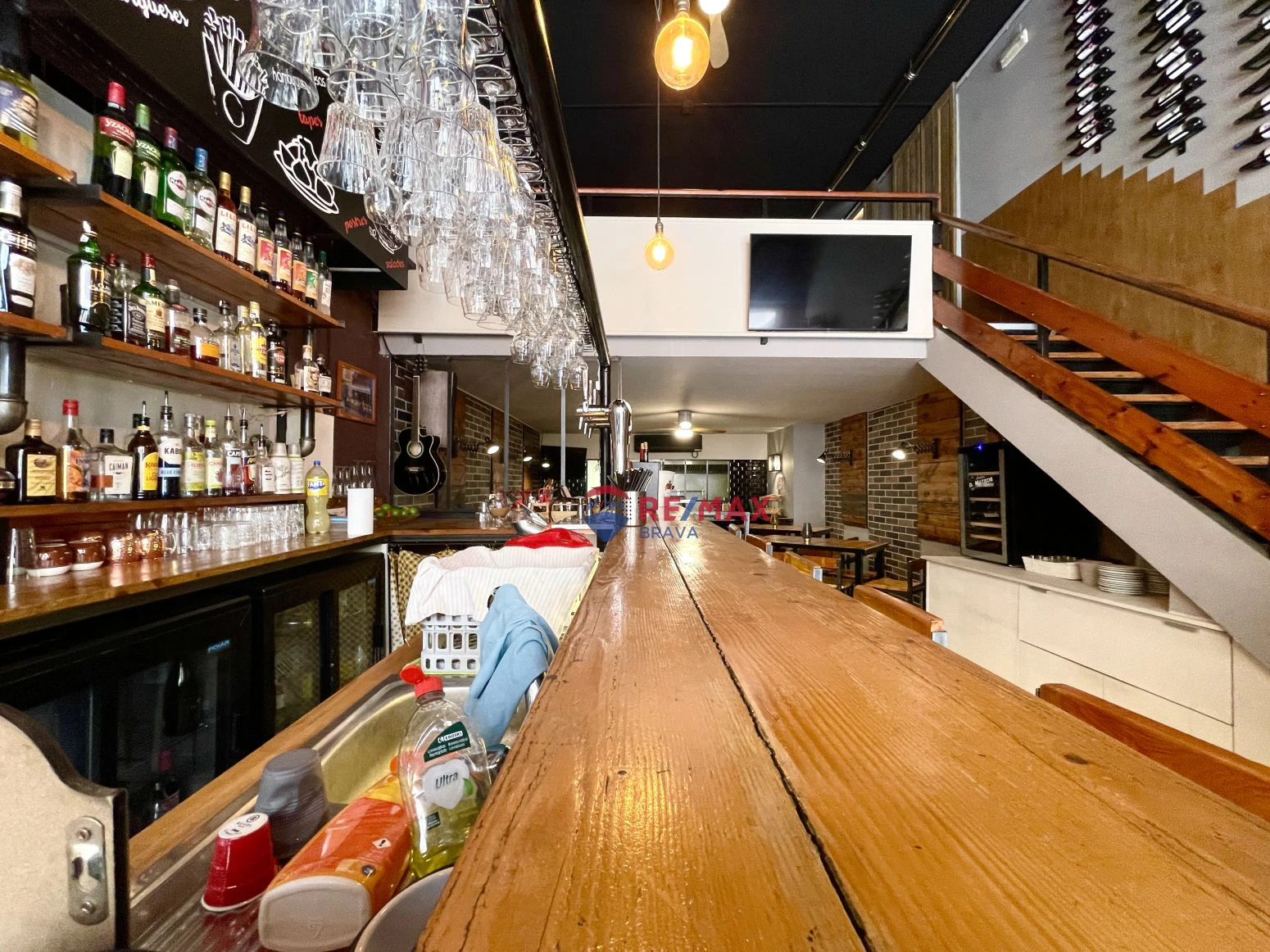 Roses, centro: se traspasa negocio de bar restaurante en inm