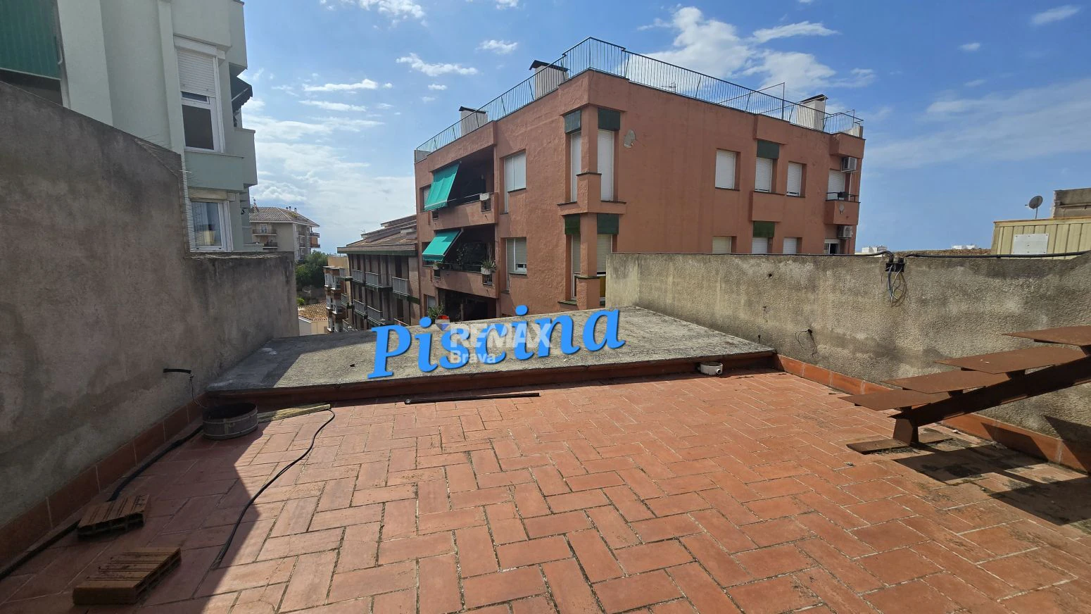 Exclusiva Oportunidad en Blanes: Solar con Más de 500 m² Construidos