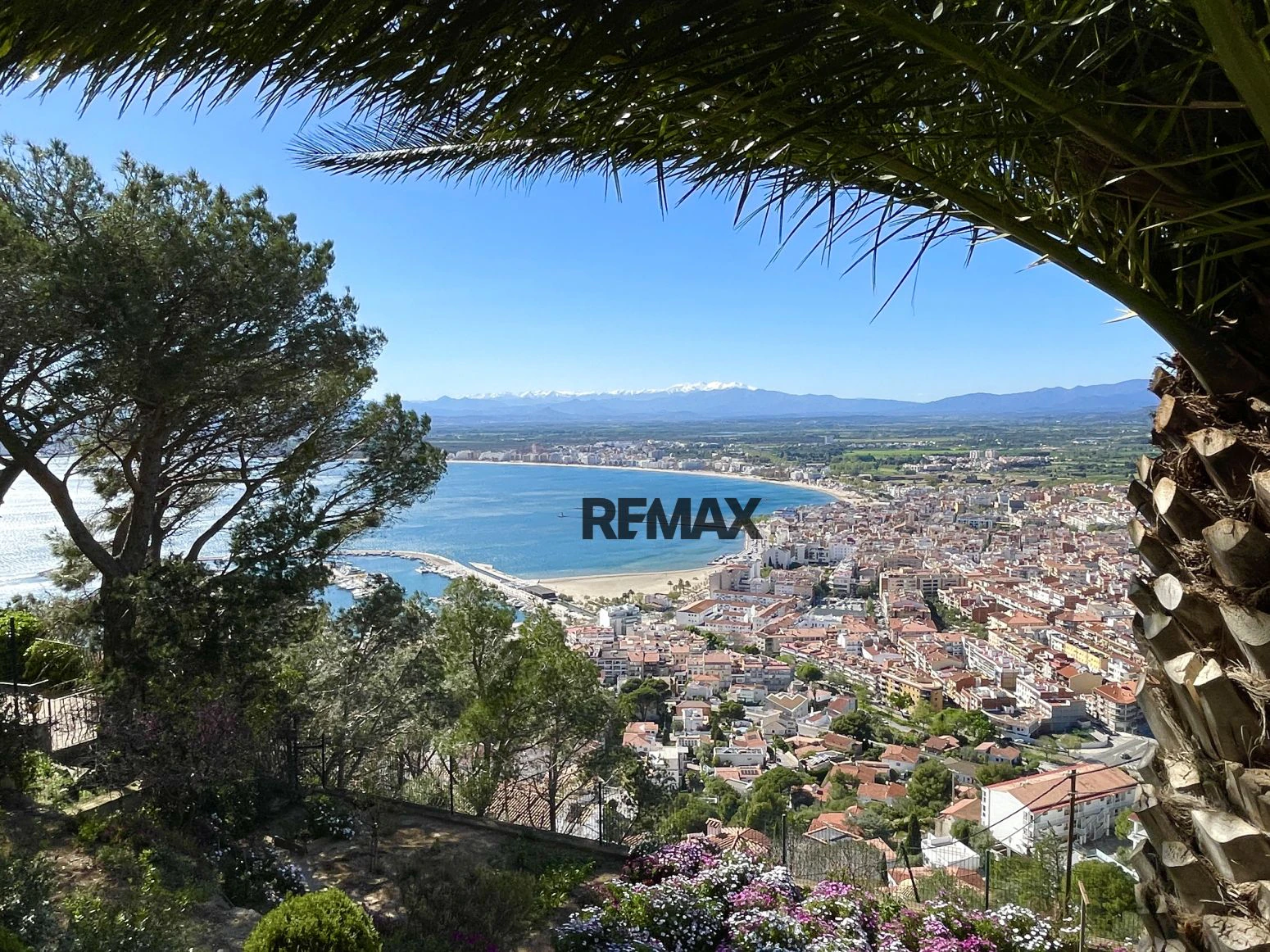 Villa mediterránea con espectaculares vistas al mar