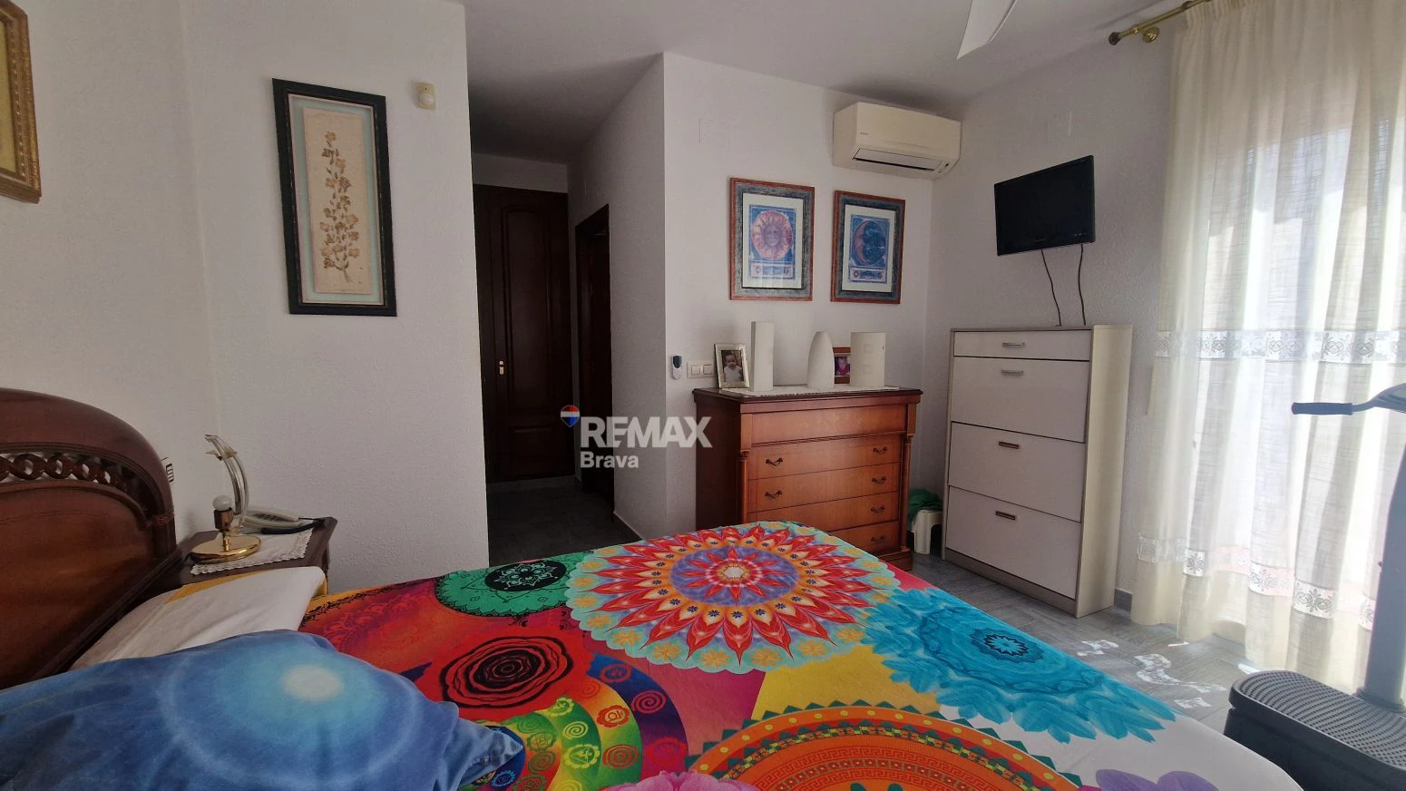 Exclusiva Vivienda en Roses sobre Parcela de 1.190 m² en Entorno Muy Tranquilo