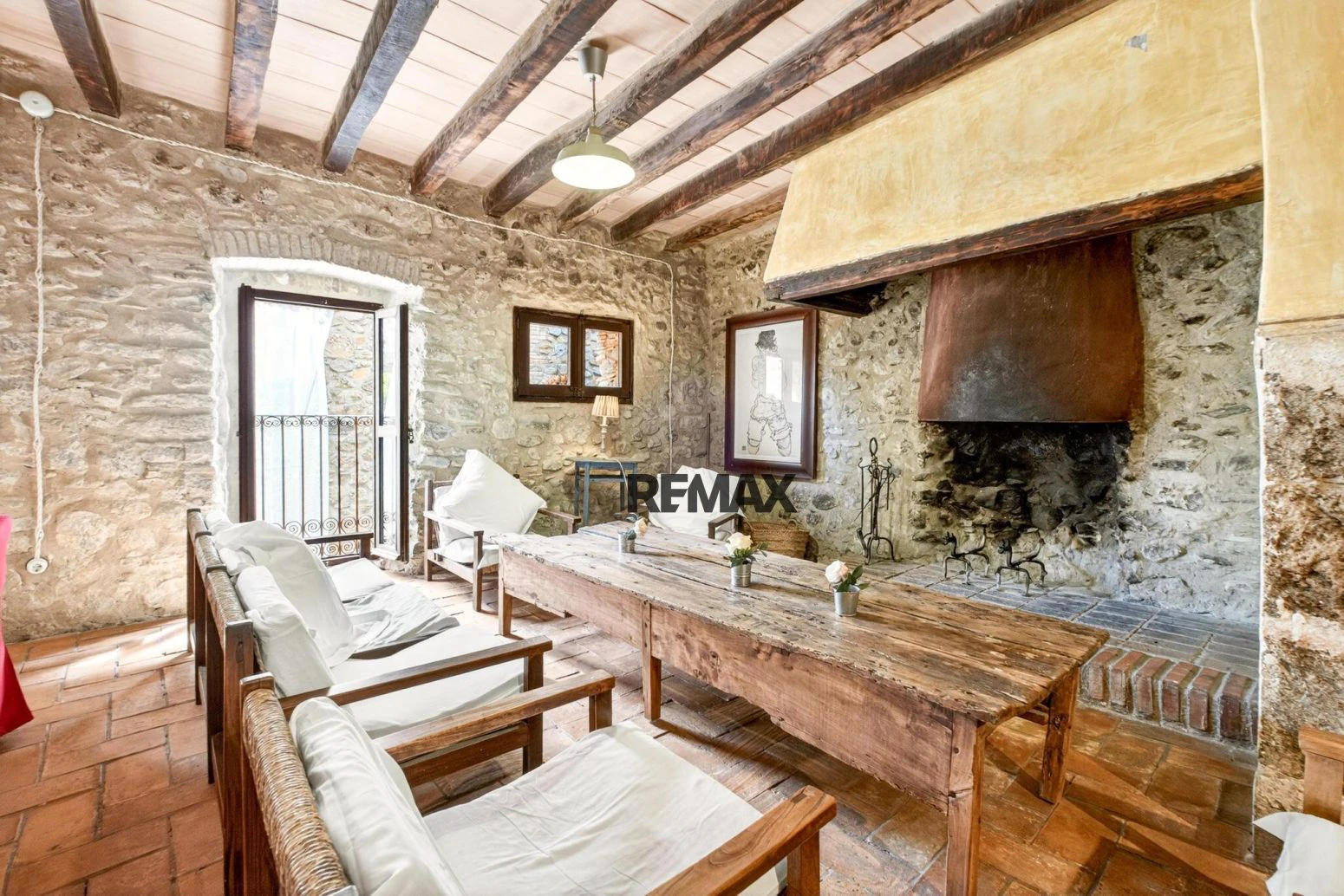 Casa de pueblo con encanto y más de 500 m² entre el Pla de l’Estany y l’Alt Empordà con licencia turística