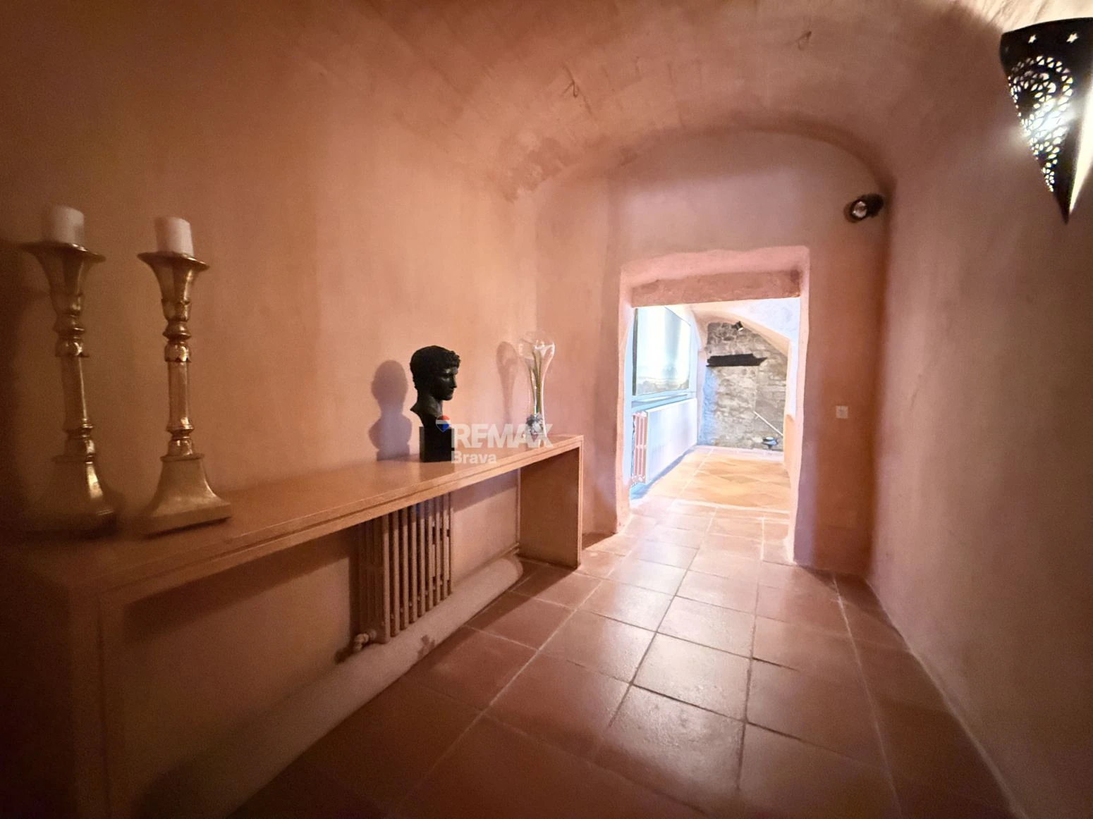 Encantadora Casa de Piedra Restaurada en el Corazón Histórico de Madremanya