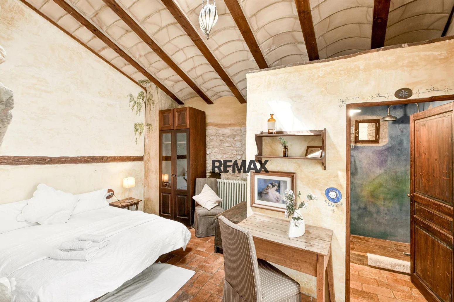 Casa de pueblo con encanto y más de 500 m² entre el Pla de l’Estany y l’Alt Empordà con licencia turística