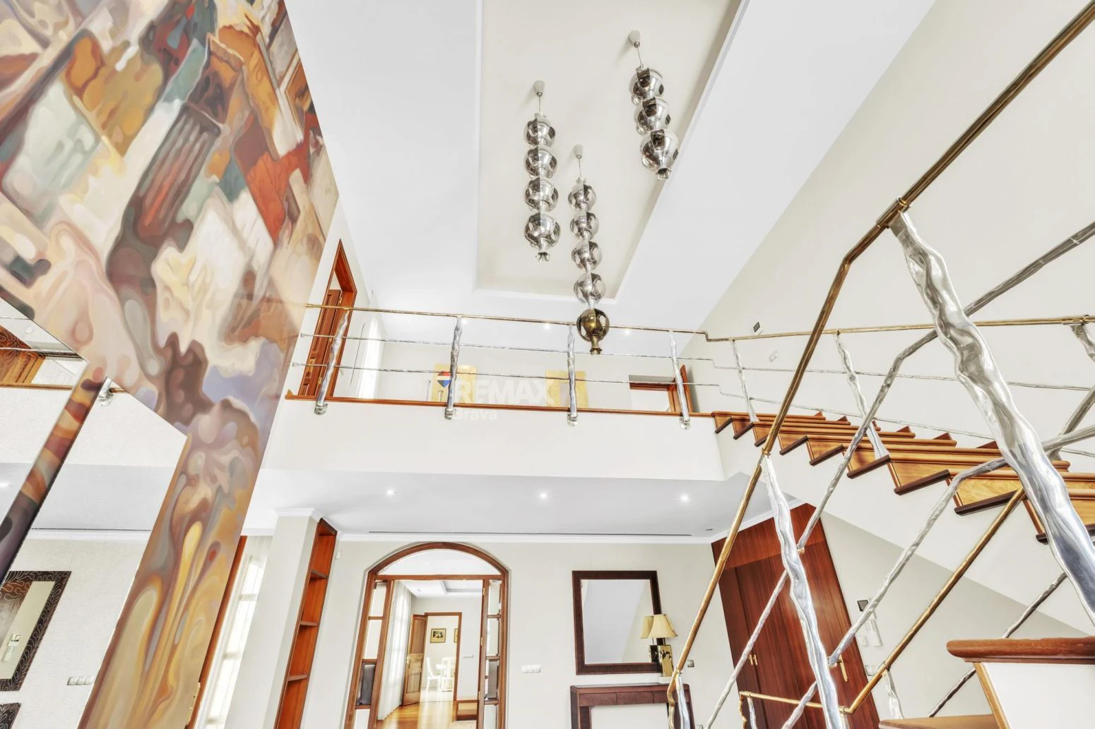 Villa Premium en Primera Línea de Golf en Peralada con Amplios Jardines y Privacidad Total