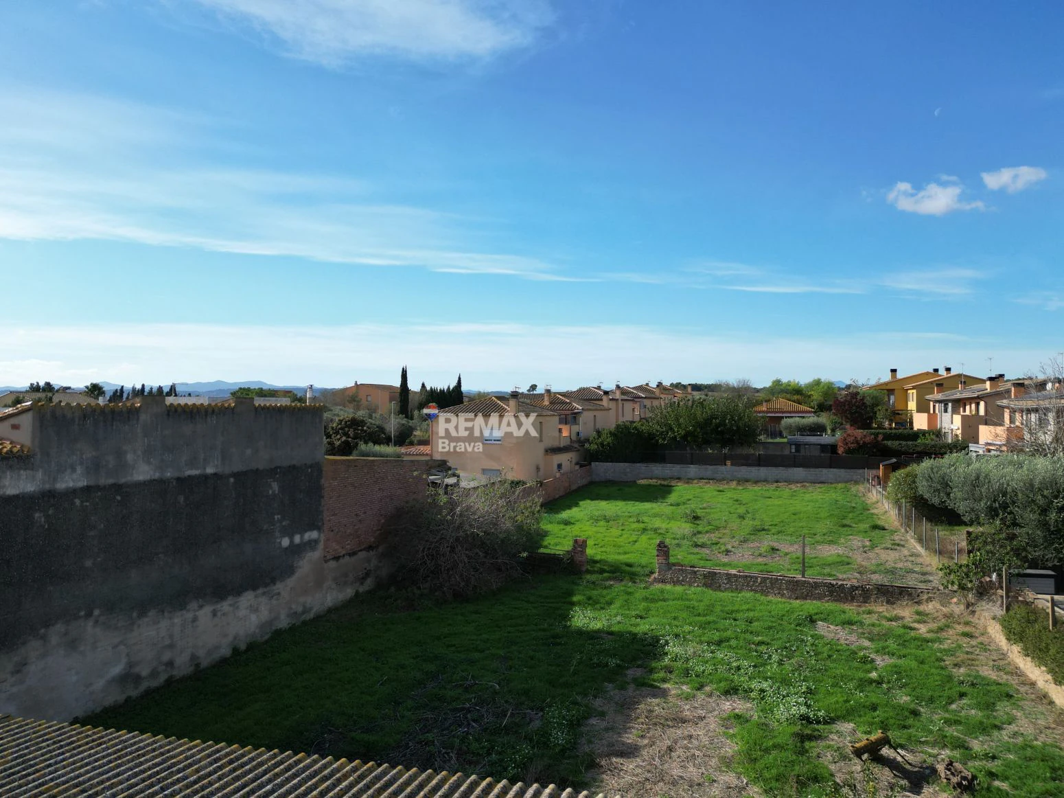 Oportunidad Única en La Tallada d’Empordà: Amplio Terreno en Zona Residencial
