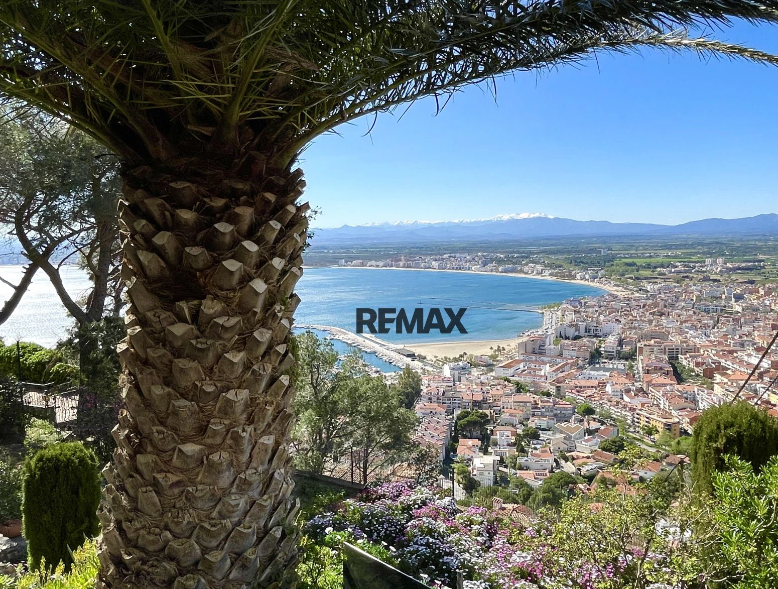 Villa mediterránea con espectaculares vistas al mar