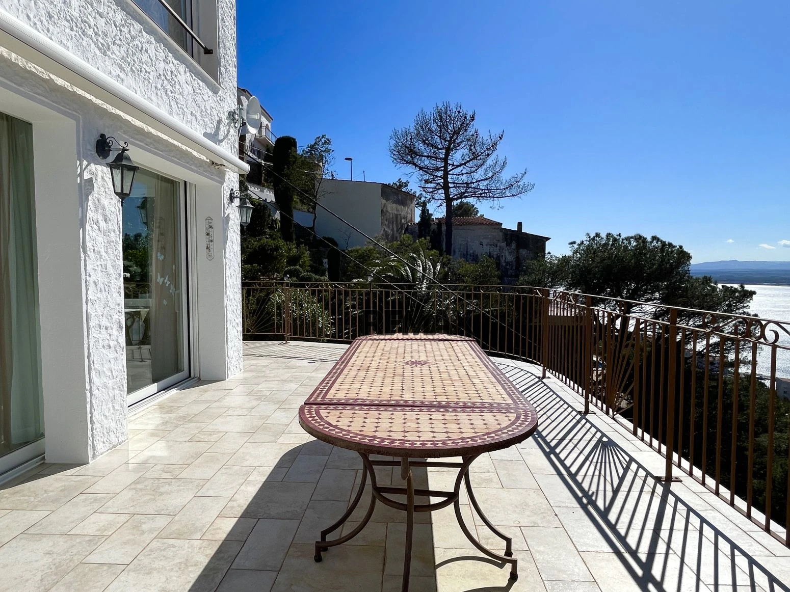 Villa mediterránea con espectaculares vistas al mar