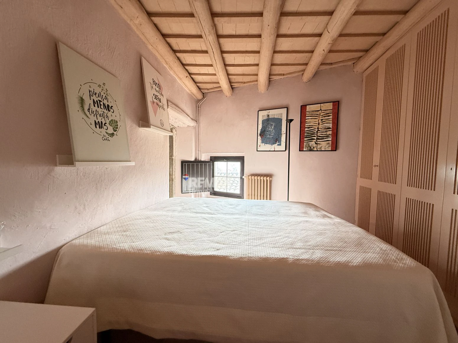 Encantadora Casa de Piedra Restaurada en el Corazón Histórico de Madremanya