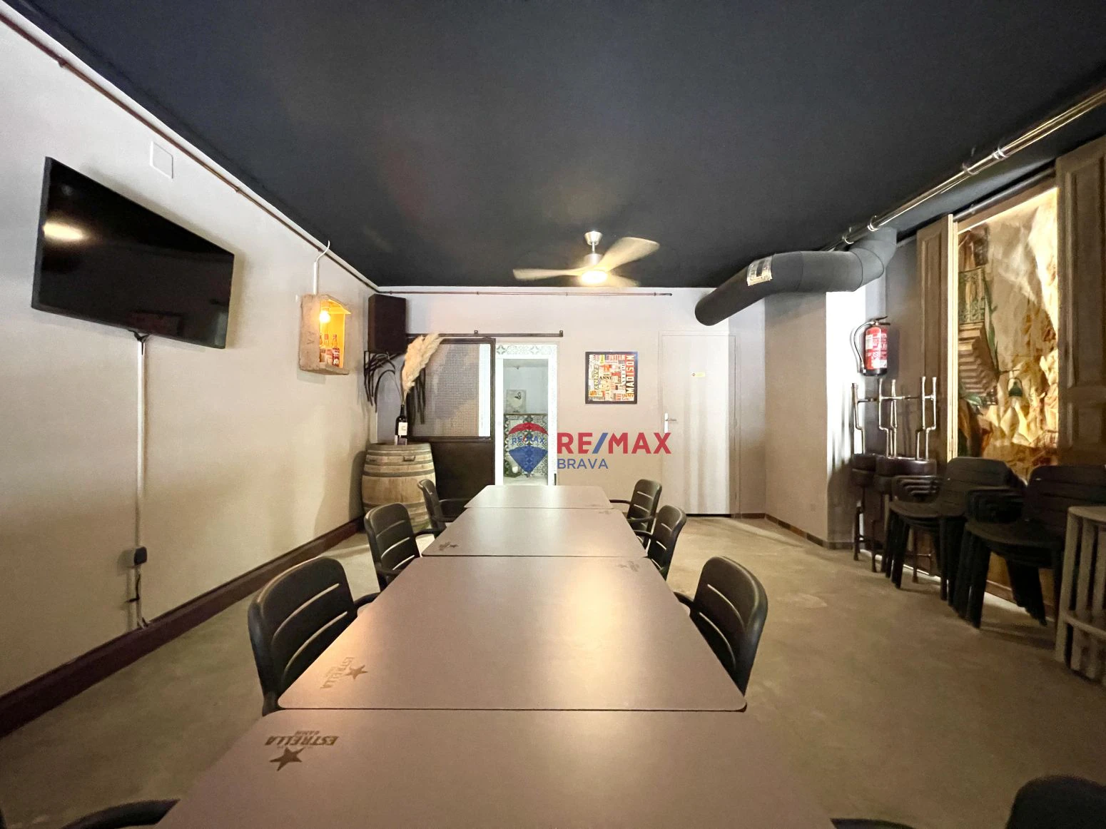 Roses, centro: se traspasa negocio de bar restaurante en inm