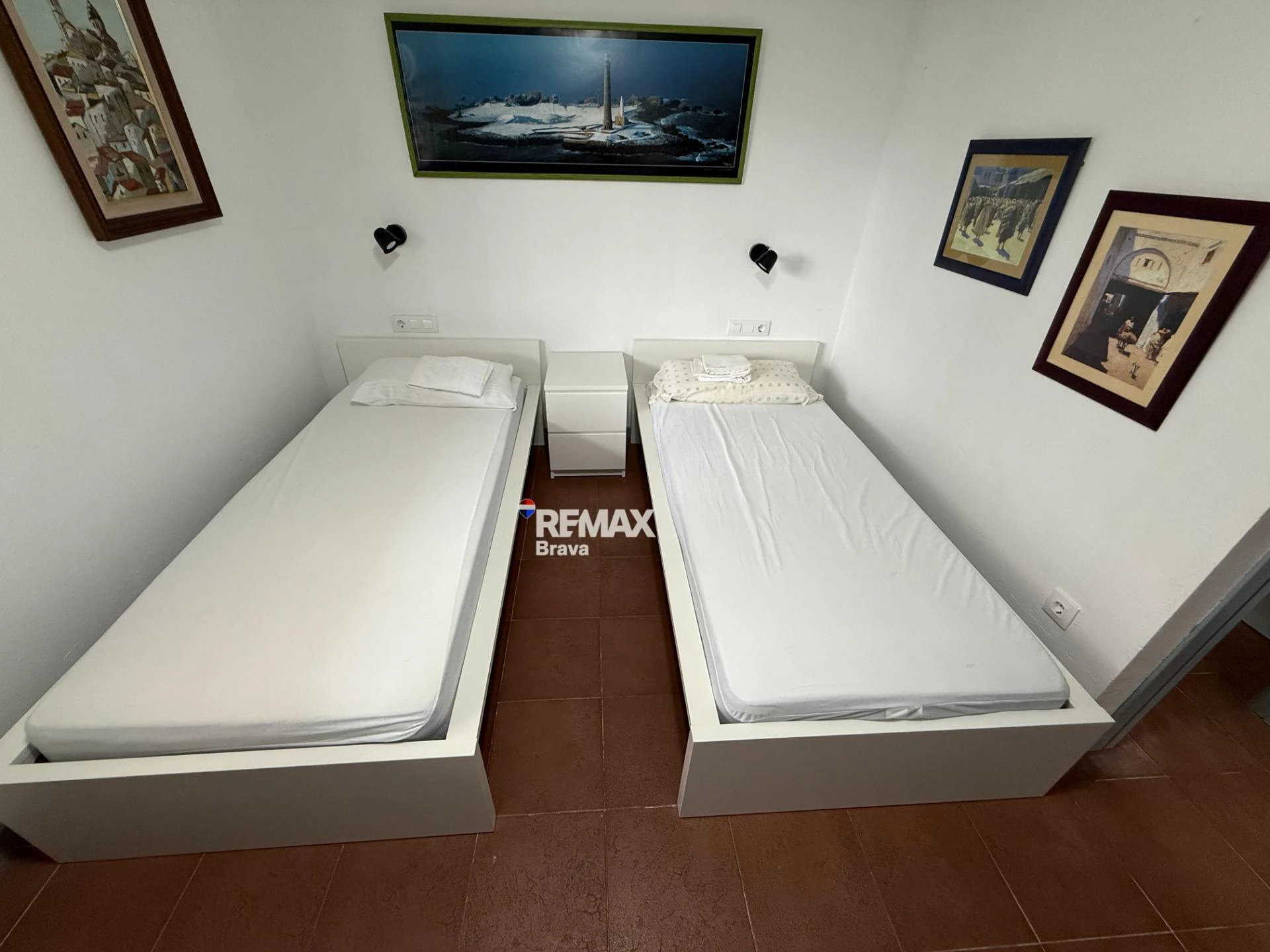 Exclusivo apartamento con amarre privado, gran terraza y licencia turística en Santa Margarida – Roses.