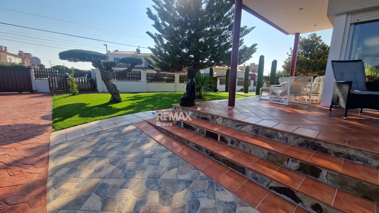 Exclusiva Vivienda en Roses sobre Parcela de 1.190 m² en Entorno Muy Tranquilo