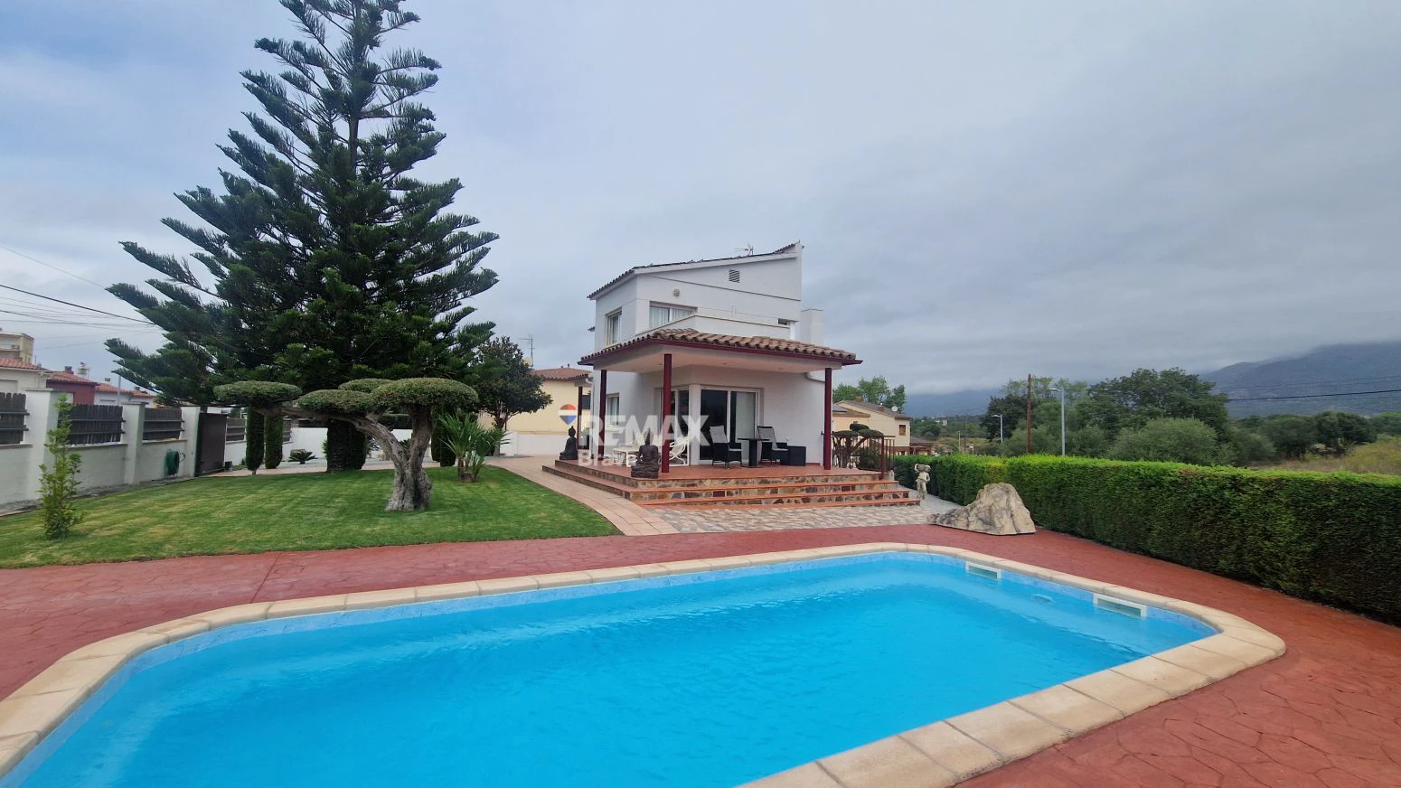 Exclusiva Vivienda en Roses sobre Parcela de 1.190 m² en Entorno Muy Tranquilo