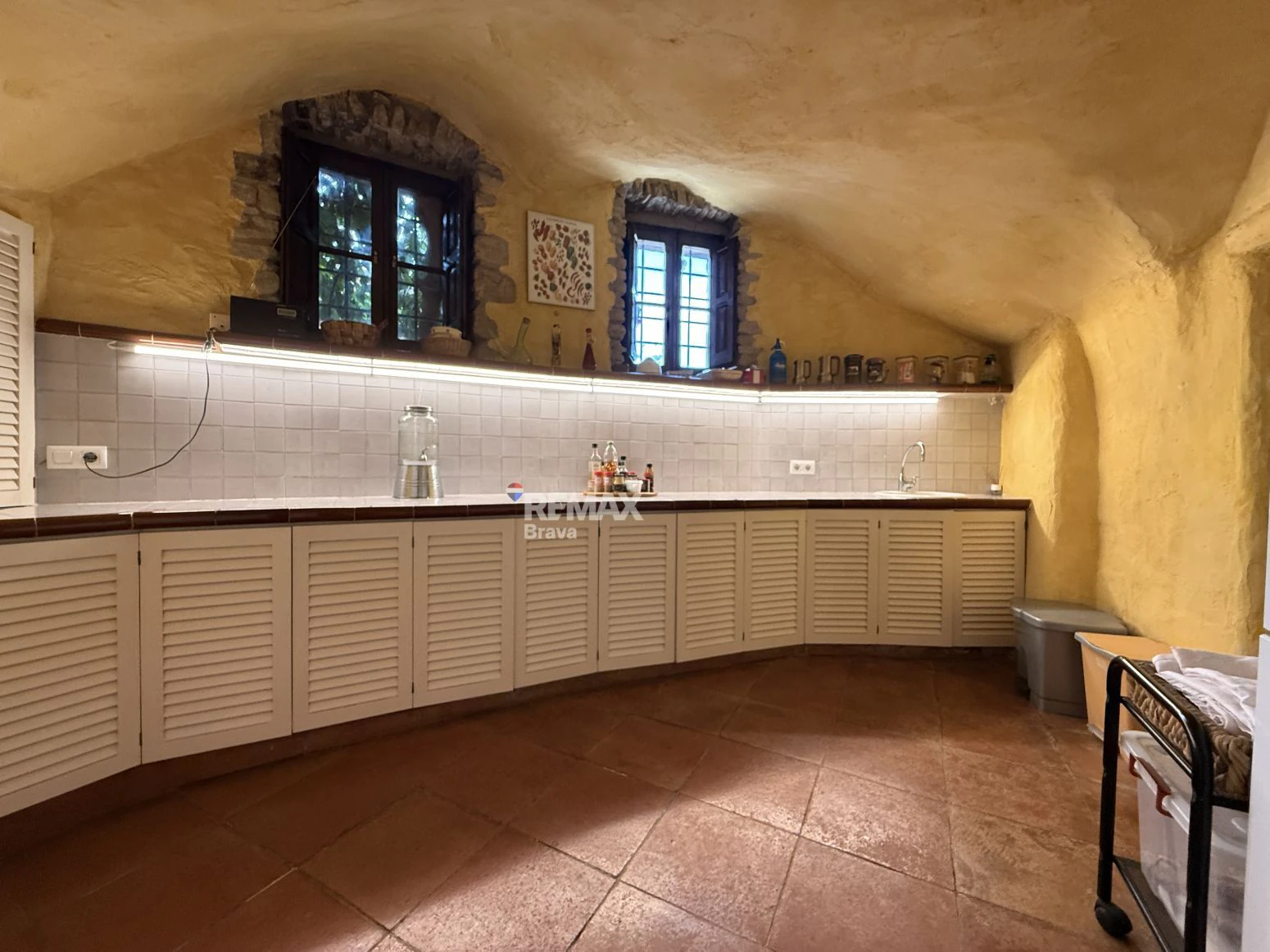 Encantadora Casa de Piedra Restaurada en el Corazón Histórico de Madremanya
