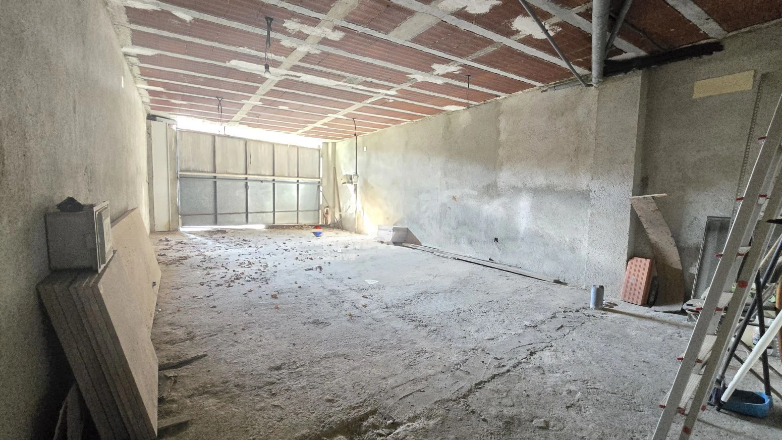 Exclusiva Oportunidad en Blanes: Solar con Más de 500 m² Construidos