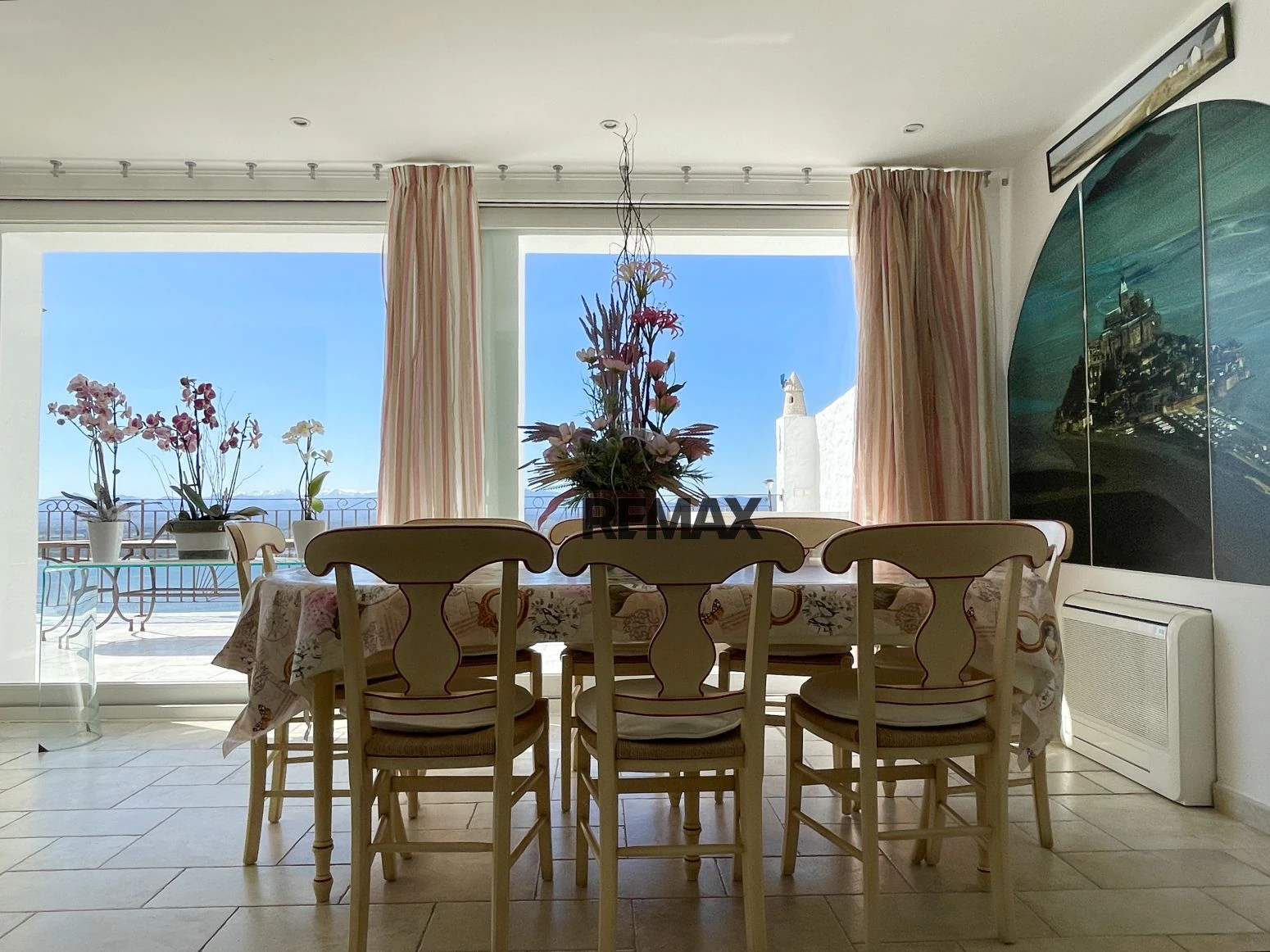 Villa mediterránea con espectaculares vistas al mar