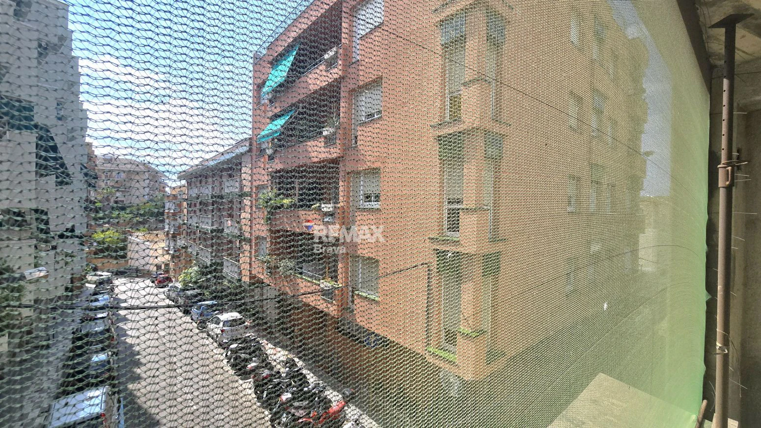 Exclusiva Oportunidad en Blanes: Solar con Más de 500 m² Construidos