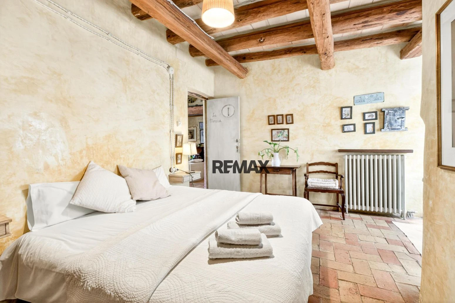 Casa de pueblo con encanto y más de 500 m² entre el Pla de l’Estany y l’Alt Empordà con licencia turística