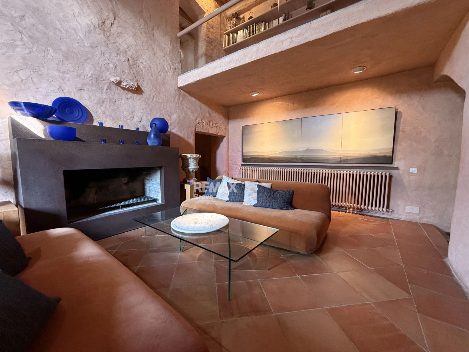 Encantadora Casa de Piedra Restaurada en el Corazón Histórico de Madremanya