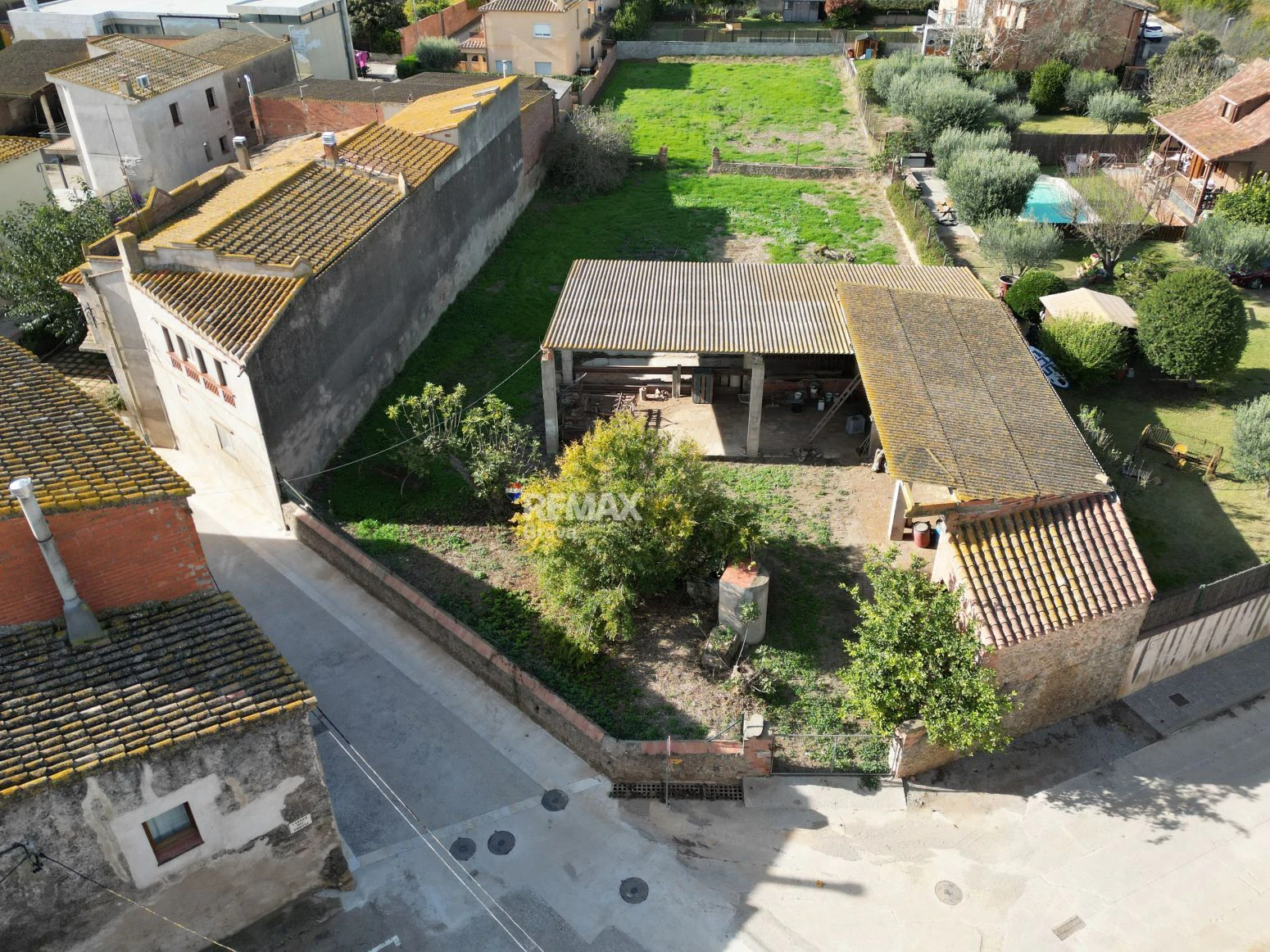 Oportunidad Única en La Tallada d’Empordà: Amplio Terreno en Zona Residencial