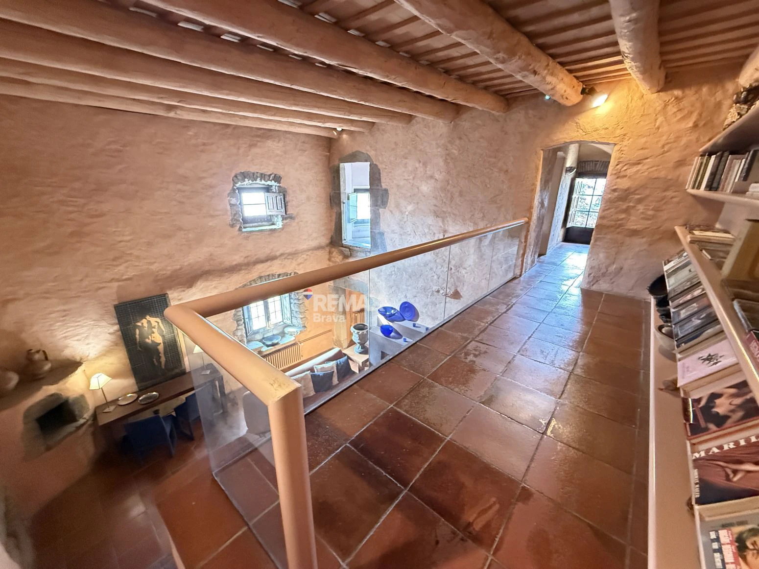 Encantadora Casa de Piedra Restaurada en el Corazón Histórico de Madremanya
