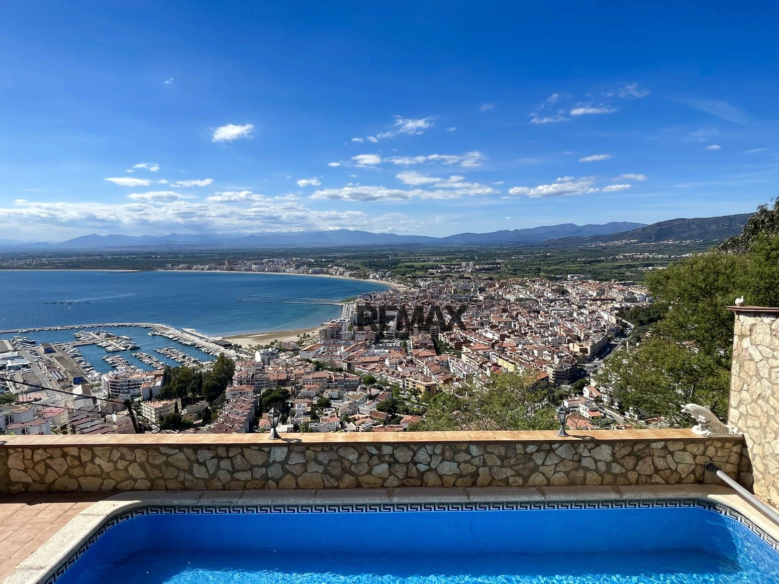 Villa mediterránea con espectaculares vistas al mar