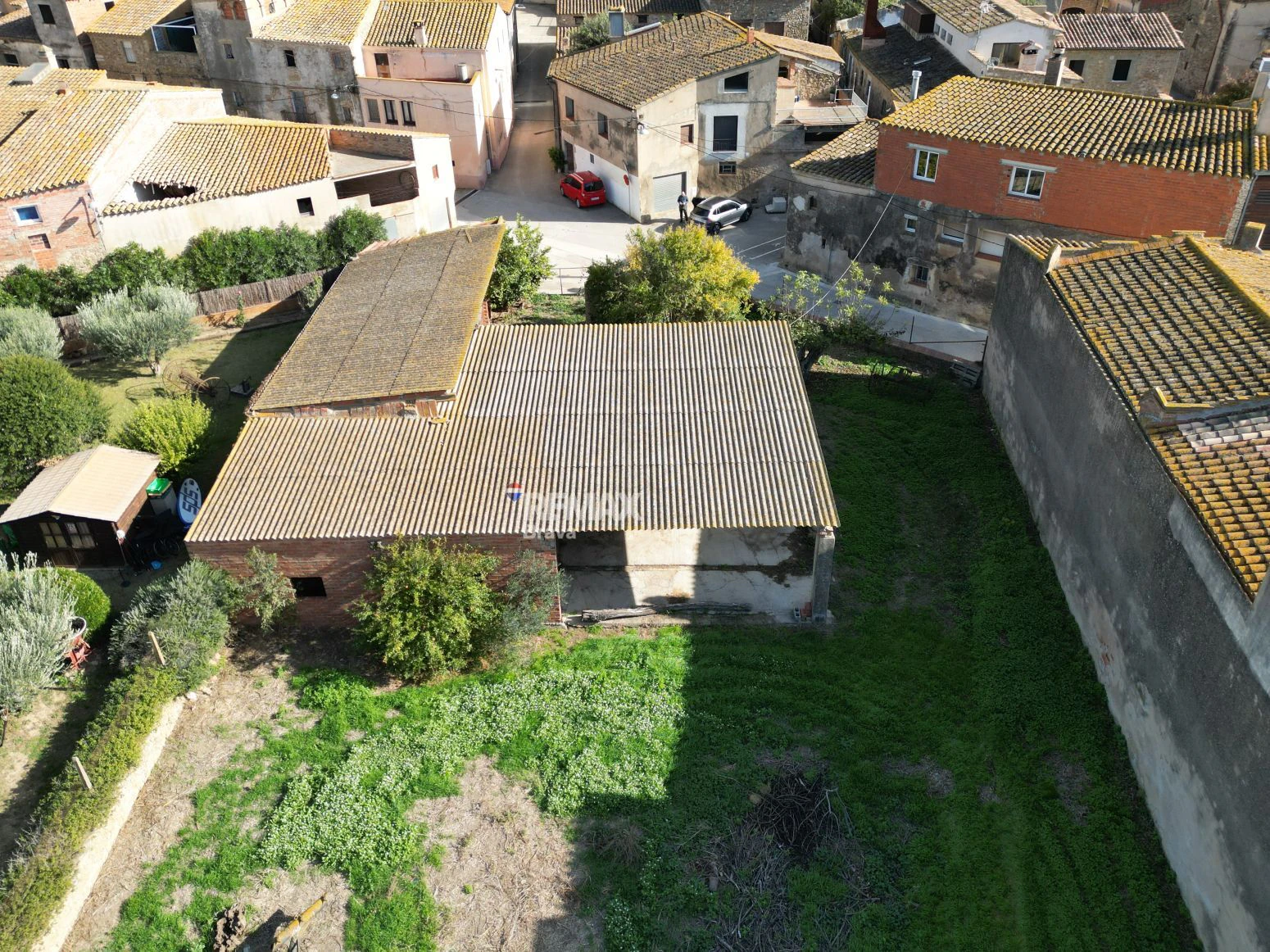 Oportunidad Única en La Tallada d’Empordà: Amplio Terreno en Zona Residencial