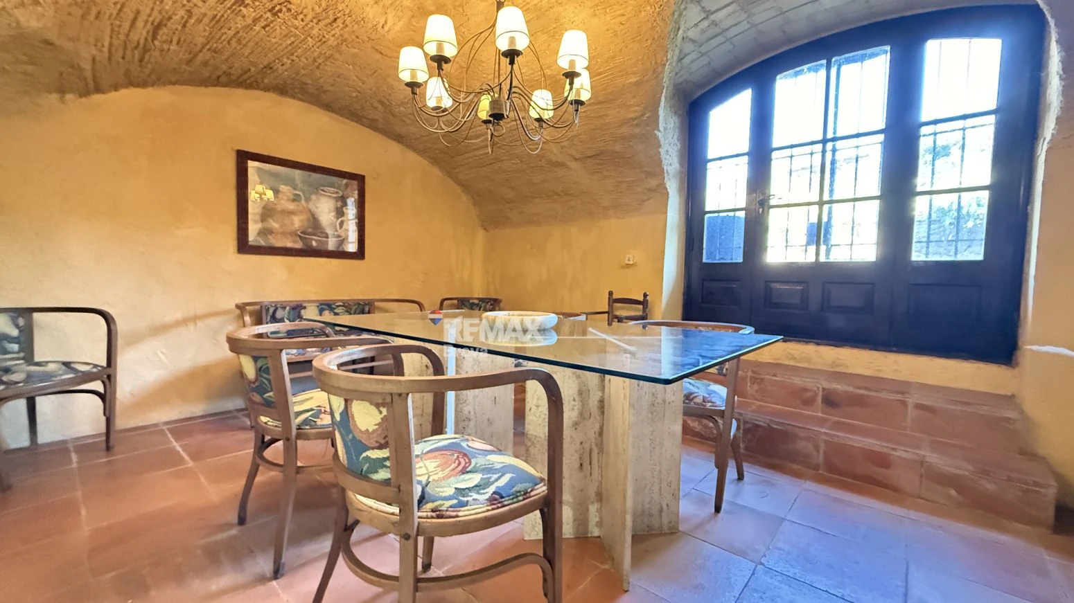 Encantadora Casa de Piedra Restaurada en el Corazón Histórico de Madremanya