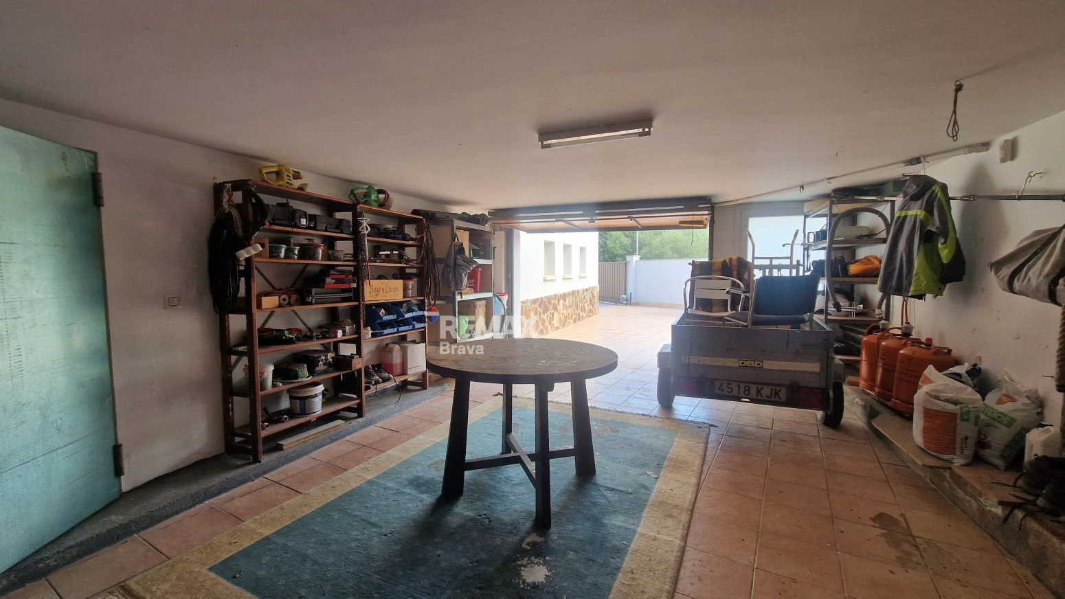 Exclusiva Vivienda en Roses sobre Parcela de 1.190 m² en Entorno Muy Tranquilo